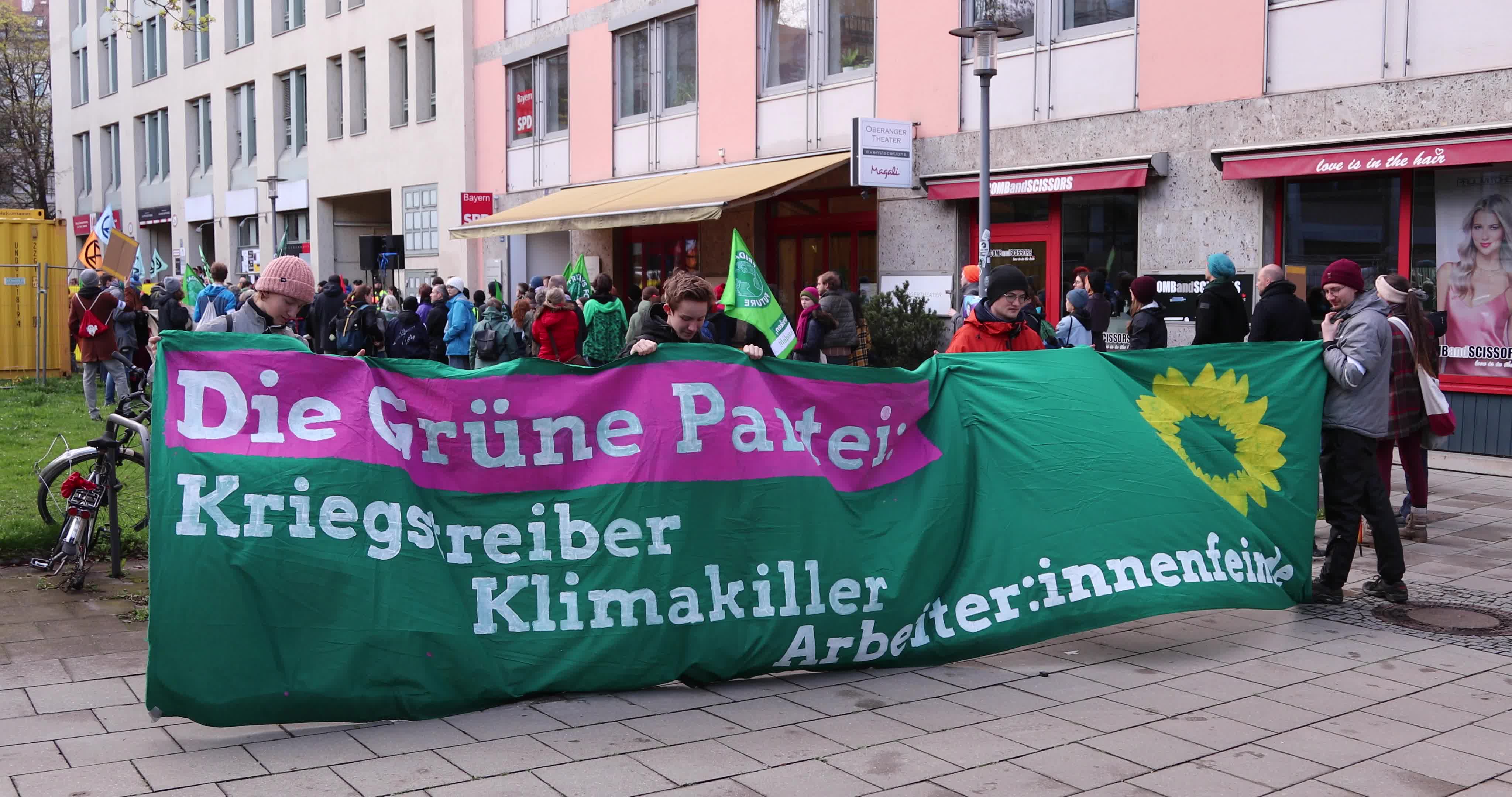Munich: Fridays for Future protests against the decisions of the German coalition comitee
