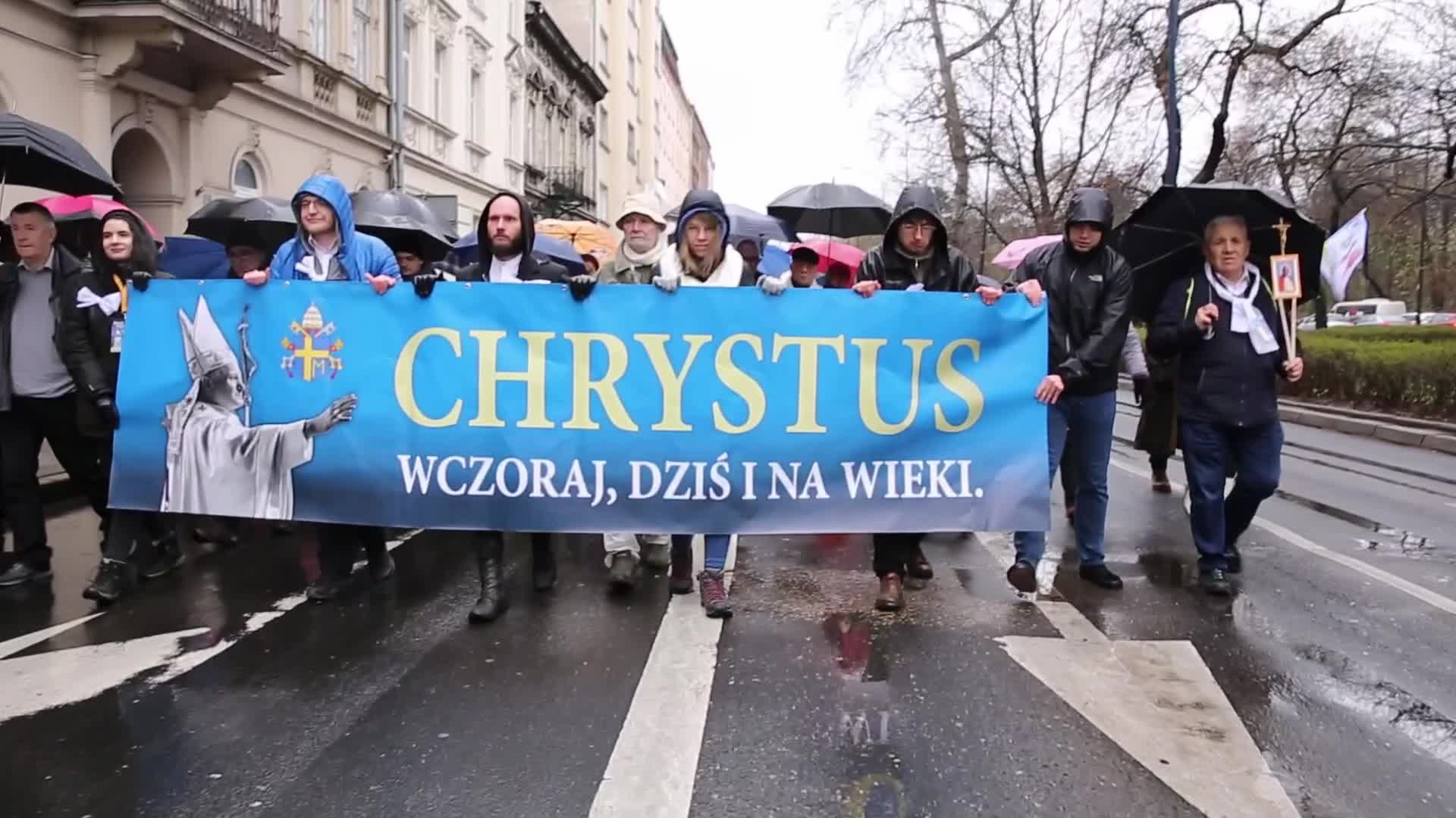 March in support of John Paul II legacy in Poland