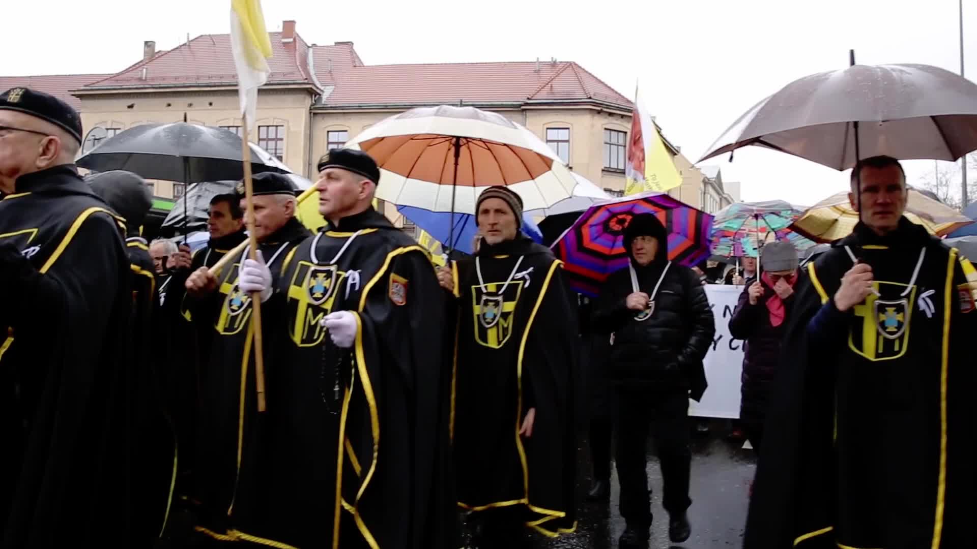 March in support of John Paul II legacy in Poland