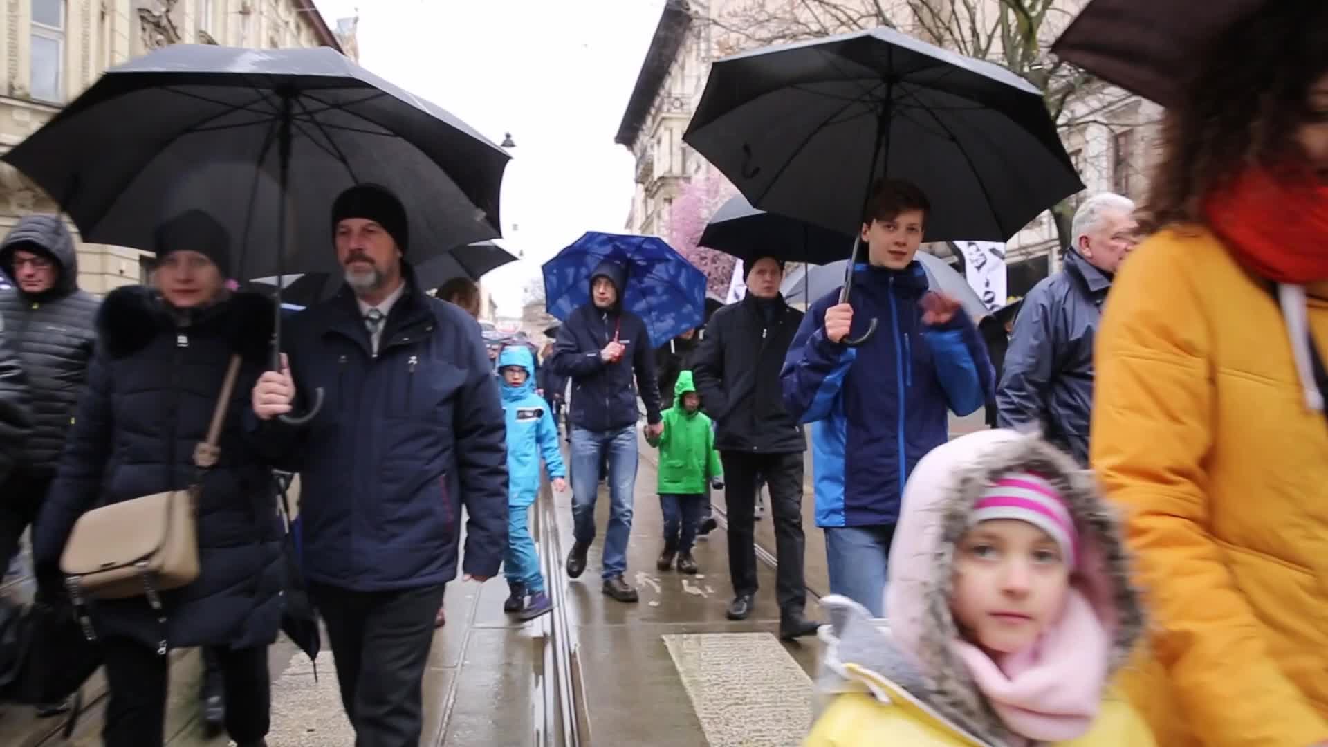 March in support of John Paul II legacy in Poland
