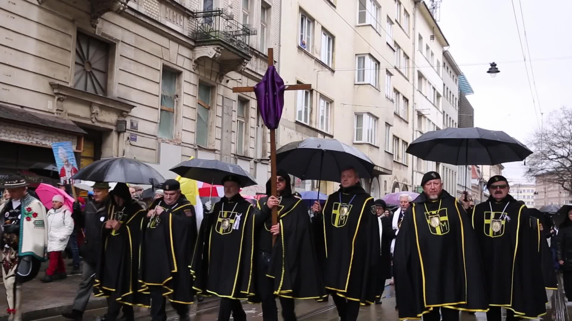 March in support of John Paul II legacy in Poland
