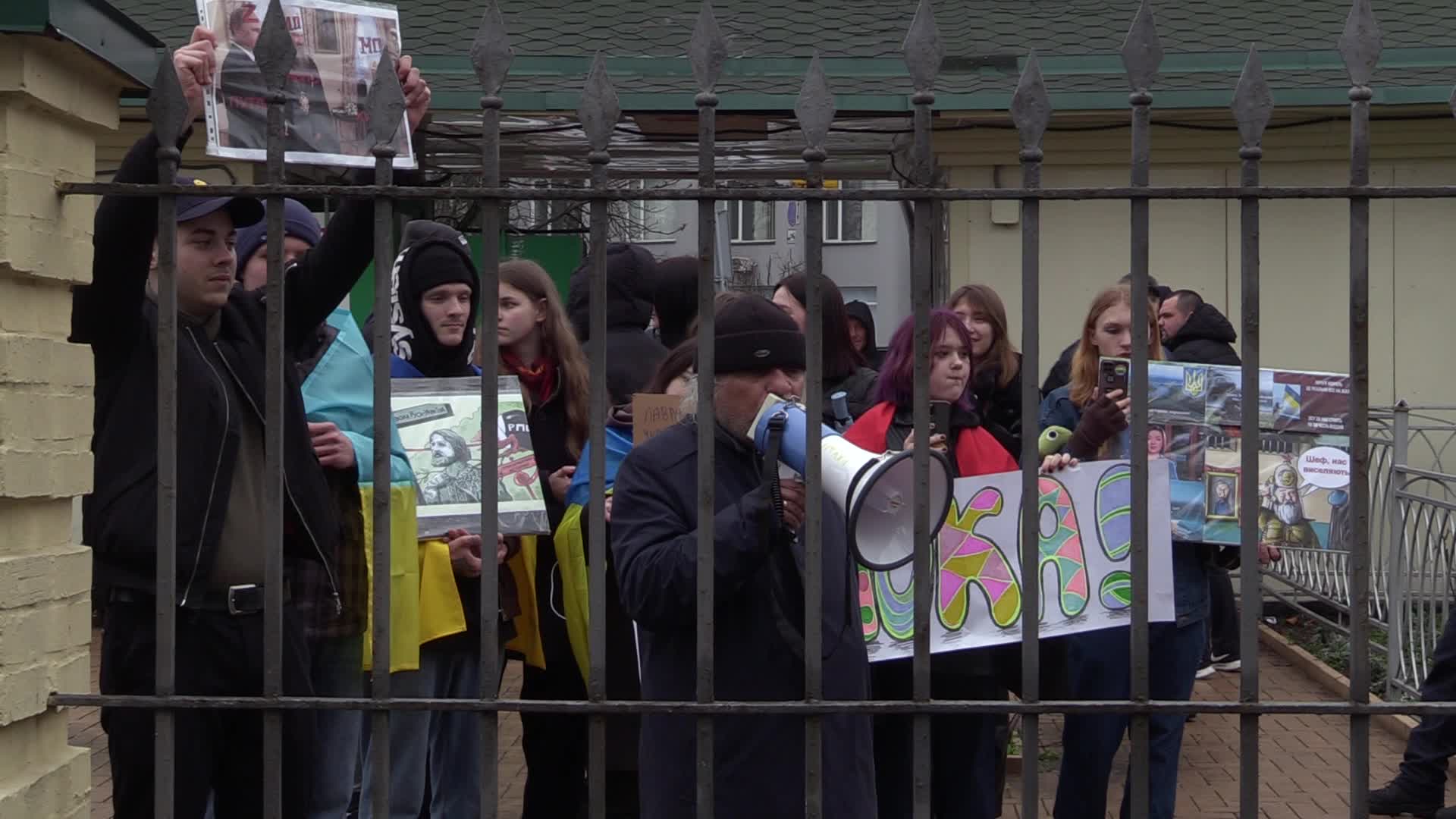 A rally of Ukrainian activists demanding to priests of the Ukrainian Orthodox Church accused of being linked to the Russian Orthodox Church leave the Kyiv Pechersk Lavra in Kyiv.