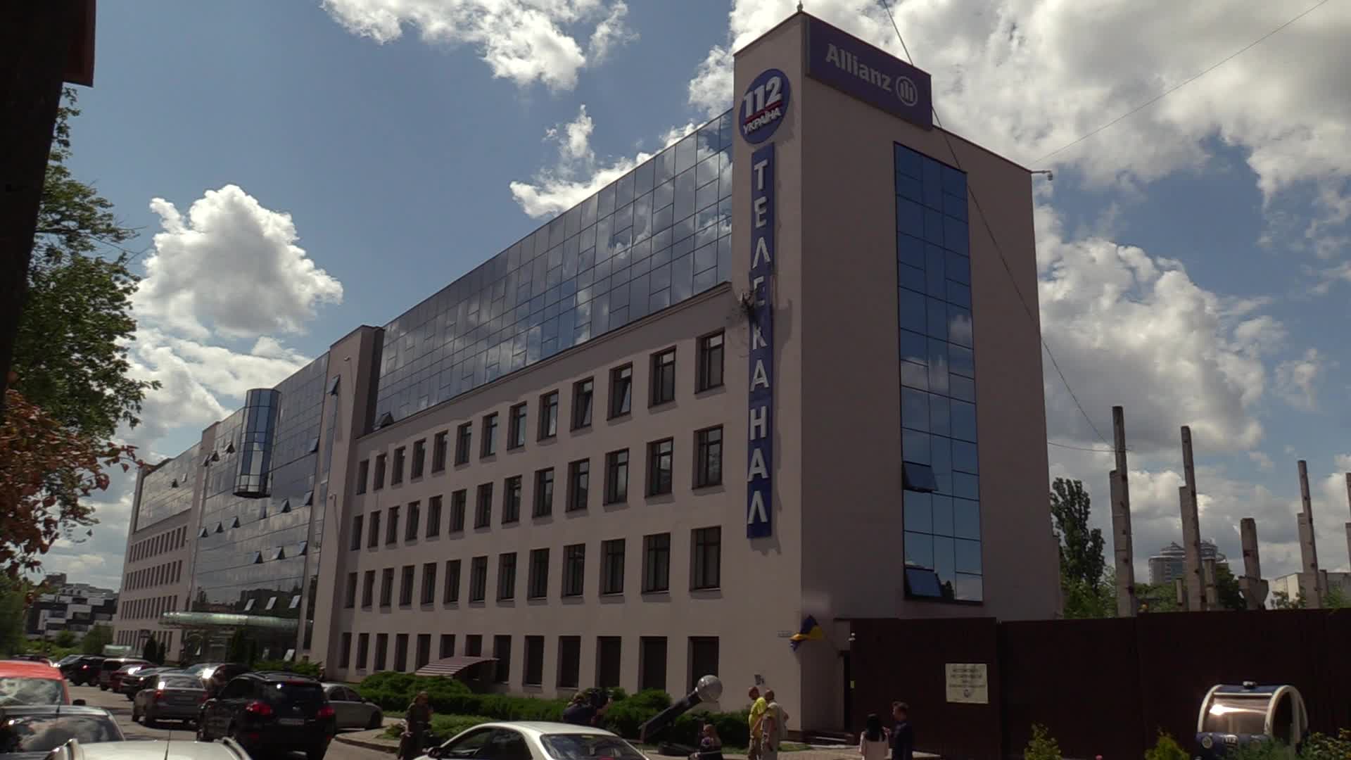 112 Ukraine TV channel came under fire of grenade launcher in Kiev