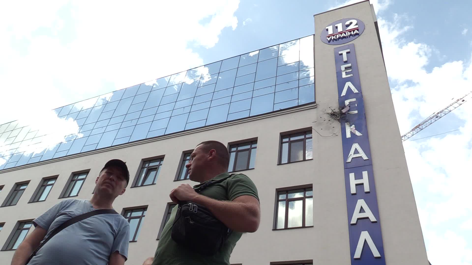 112 Ukraine TV channel came under fire of grenade launcher in Kiev