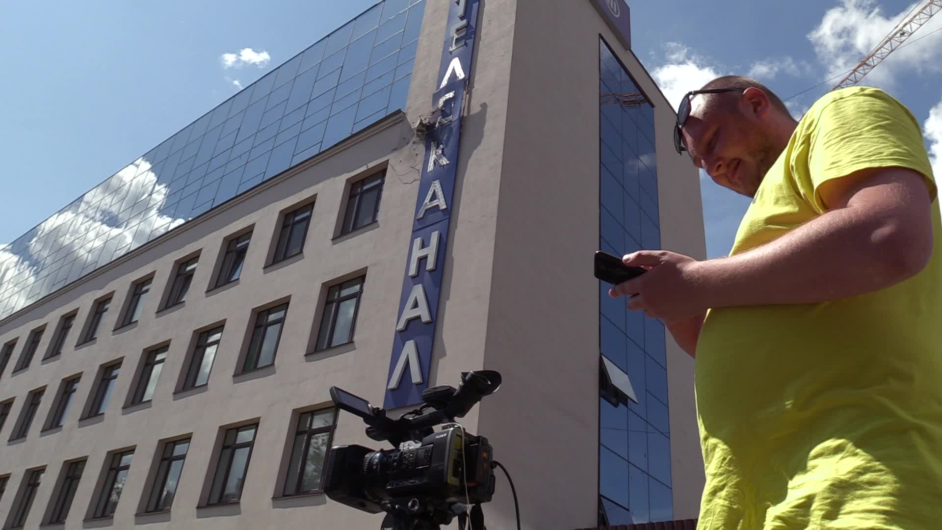 112 Ukraine TV channel came under fire of grenade launcher in Kiev