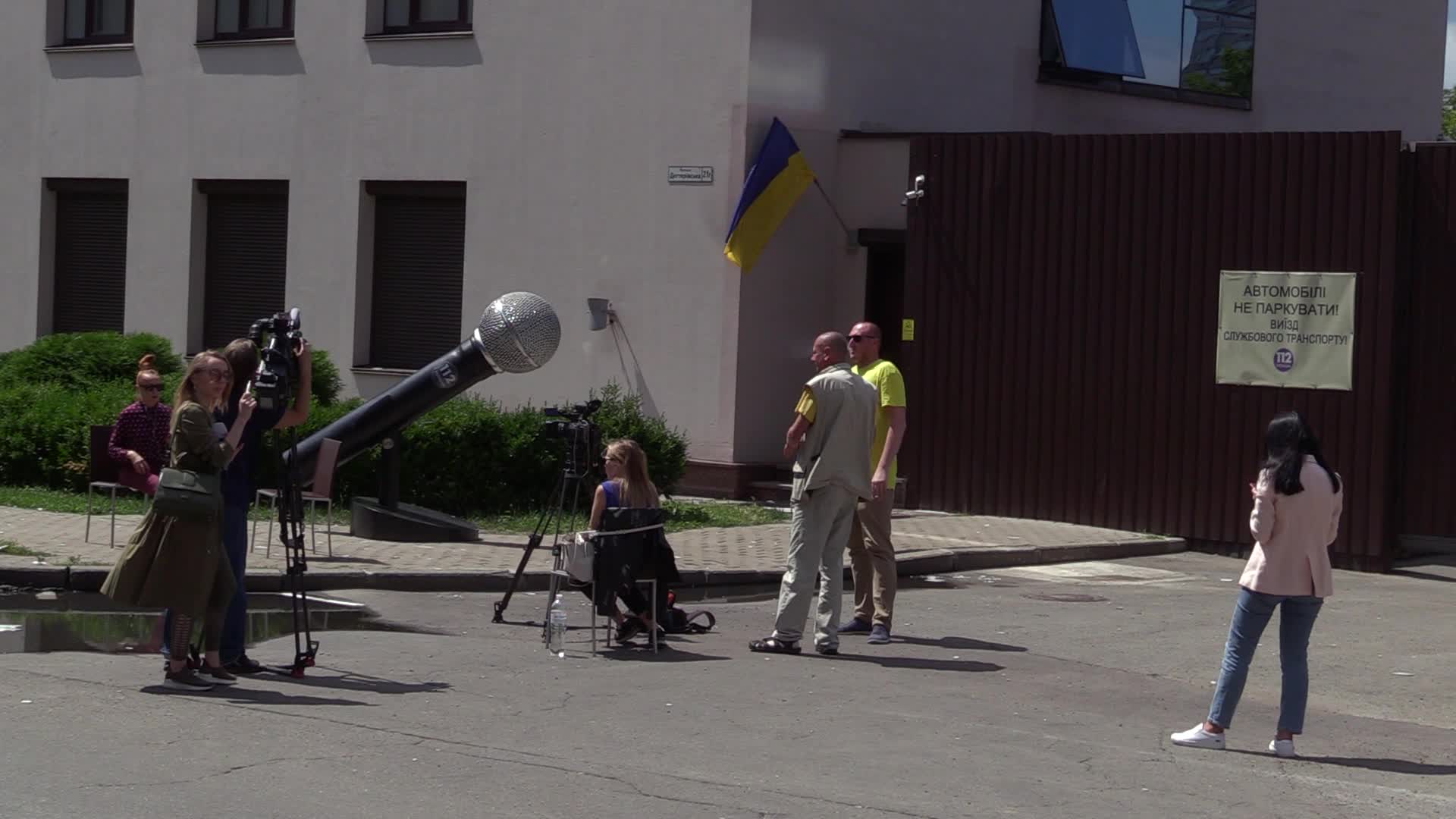 112 Ukraine TV channel came under fire of grenade launcher in Kiev