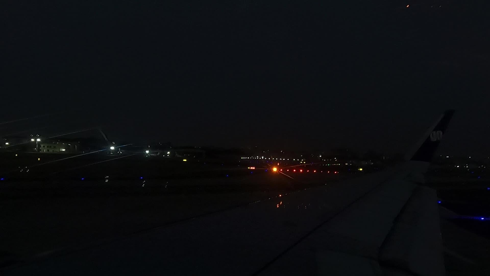 Go First Flight In Mumbai To Bangalore
