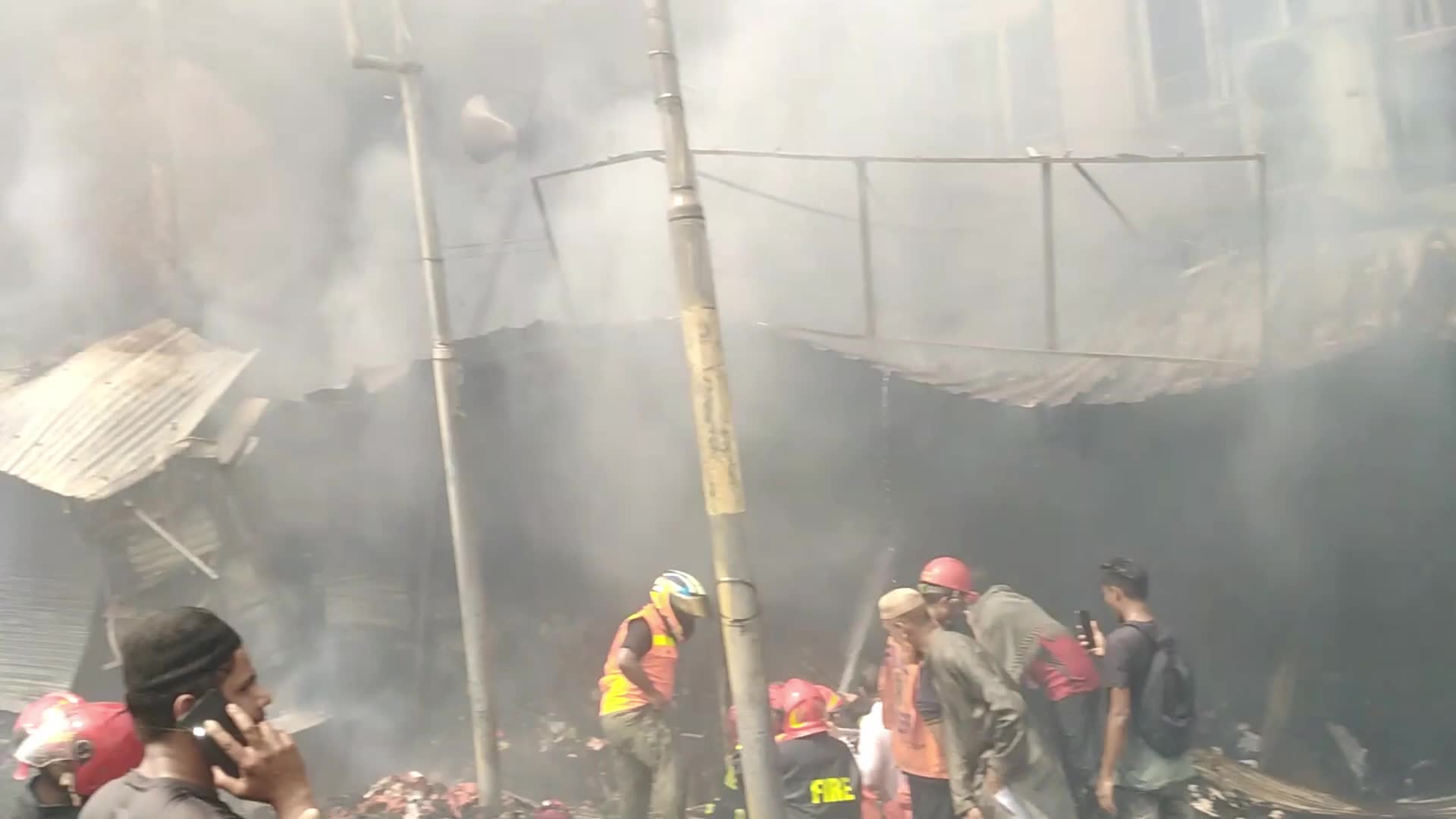 Fire broke out in the Bangabazar clothing market in Bangladesh