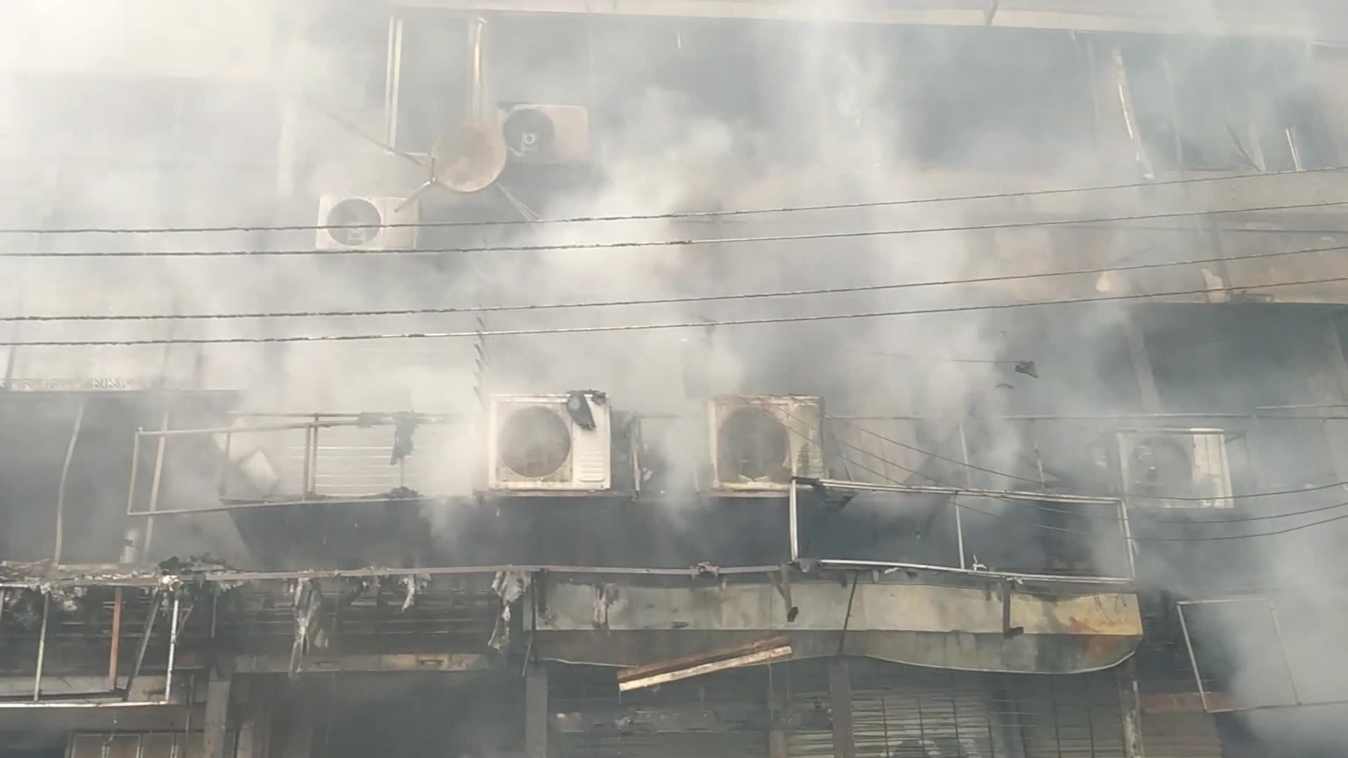 Fire broke out in the Bangabazar clothing market in Bangladesh