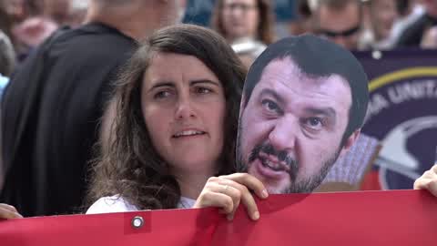 Hundreds of people protested in front of the Italian Consulate and in support of NGOs that rescue migrants at sea