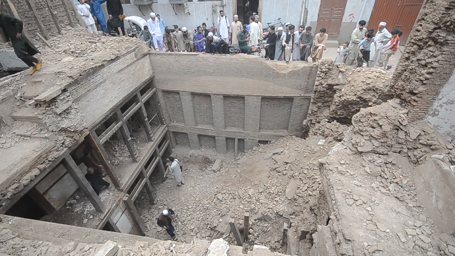 100-year-old house discovered from the rubble of a house in Peshawar