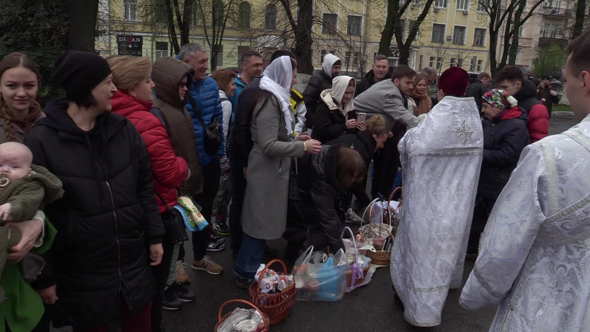 Orthodox Easter in Kyiv, amid Russian invasion of Ukraine

