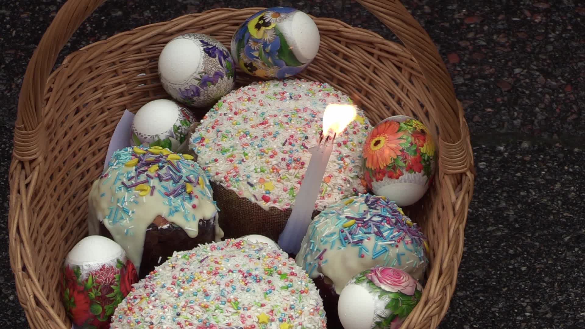 Orthodox Easter in Kyiv, amid Russian invasion of Ukraine
