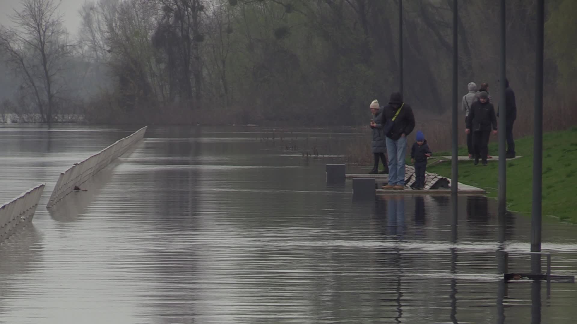 A seasonal rise in the water level in the Dnipro led to flooded embankment in Kyiv