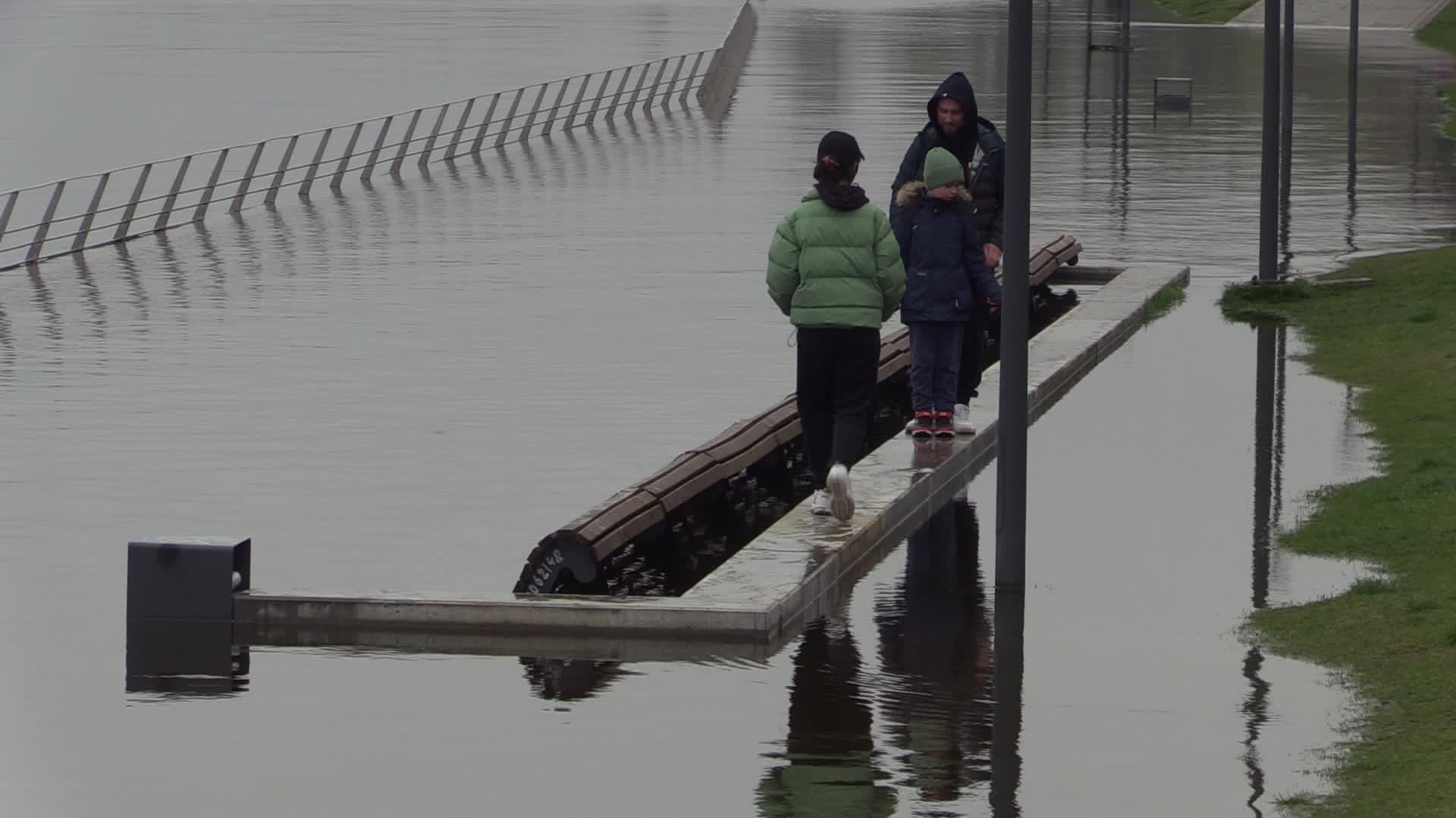 A seasonal rise in the water level in the Dnipro led to flooded embankment in Kyiv