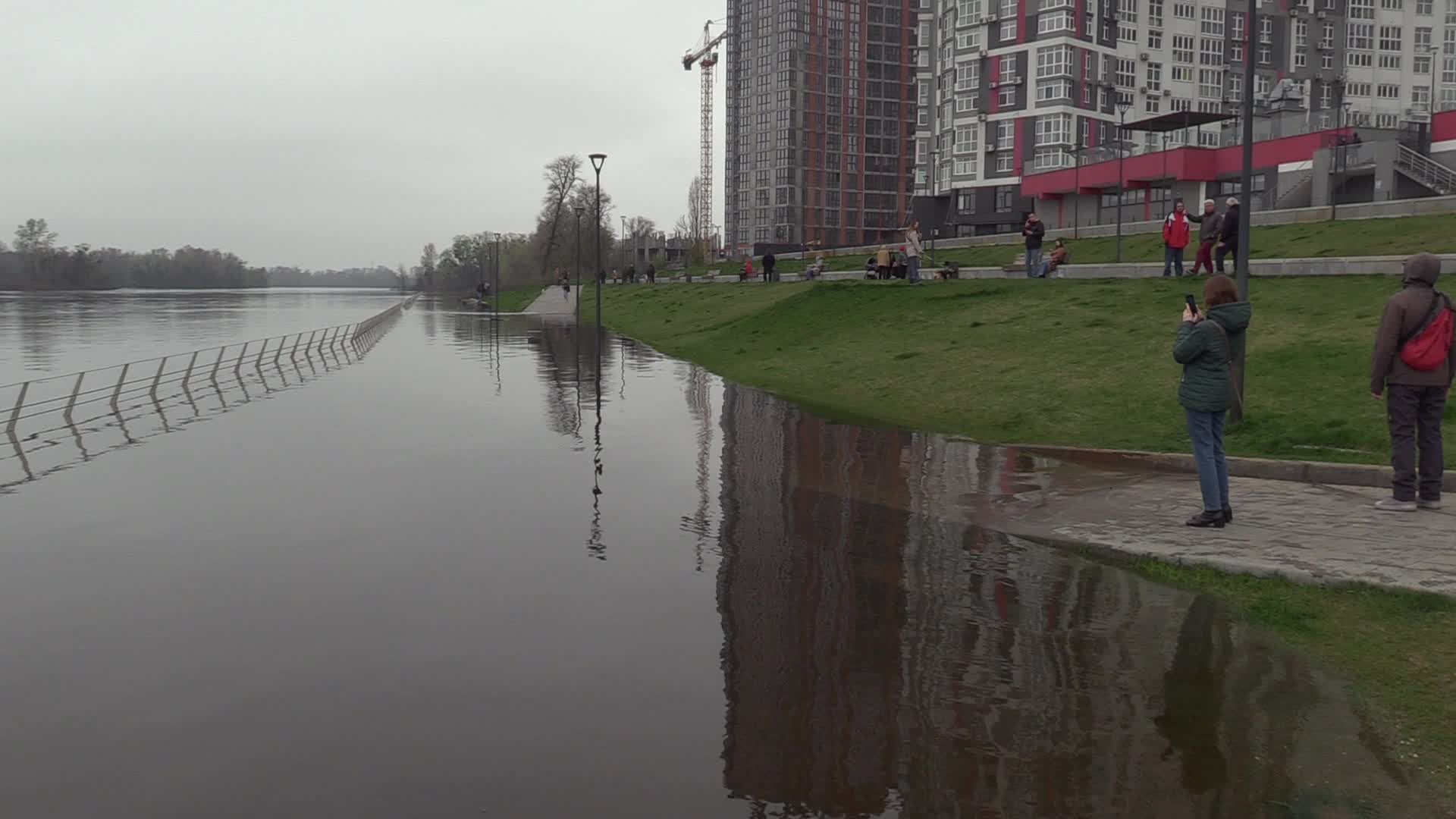 A seasonal rise in the water level in the Dnipro led to flooded embankment in Kyiv