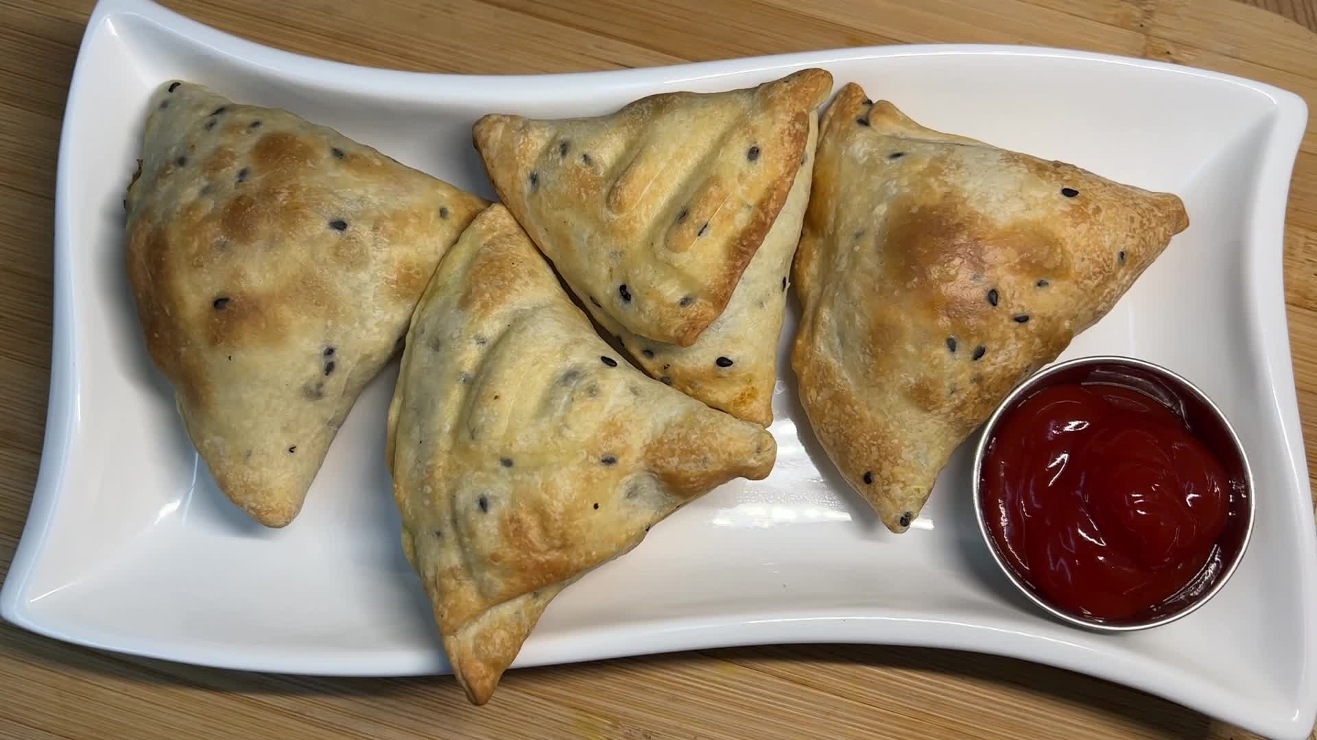 Vegetable samosas