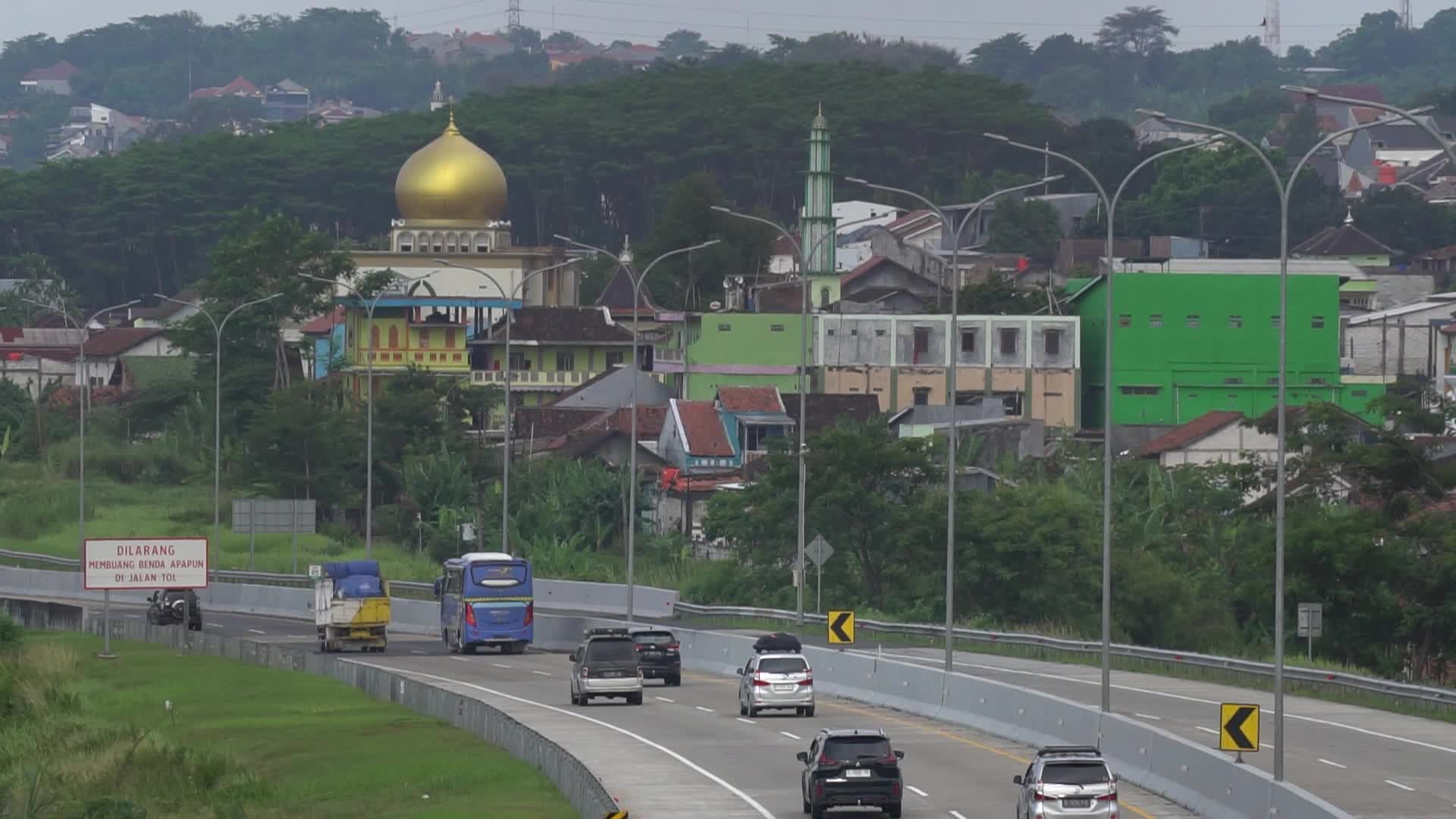 Homecoming Trip to Celebrate Eid Al-Fitr