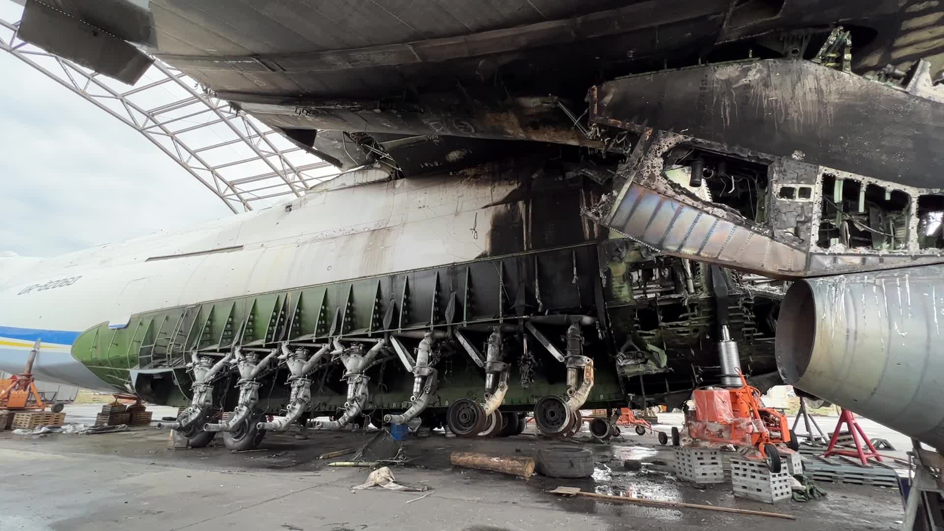 Dismantling of the destroyed largest Ukrainian transport aircraft Antonov An-225 Mriya (Mriya) 