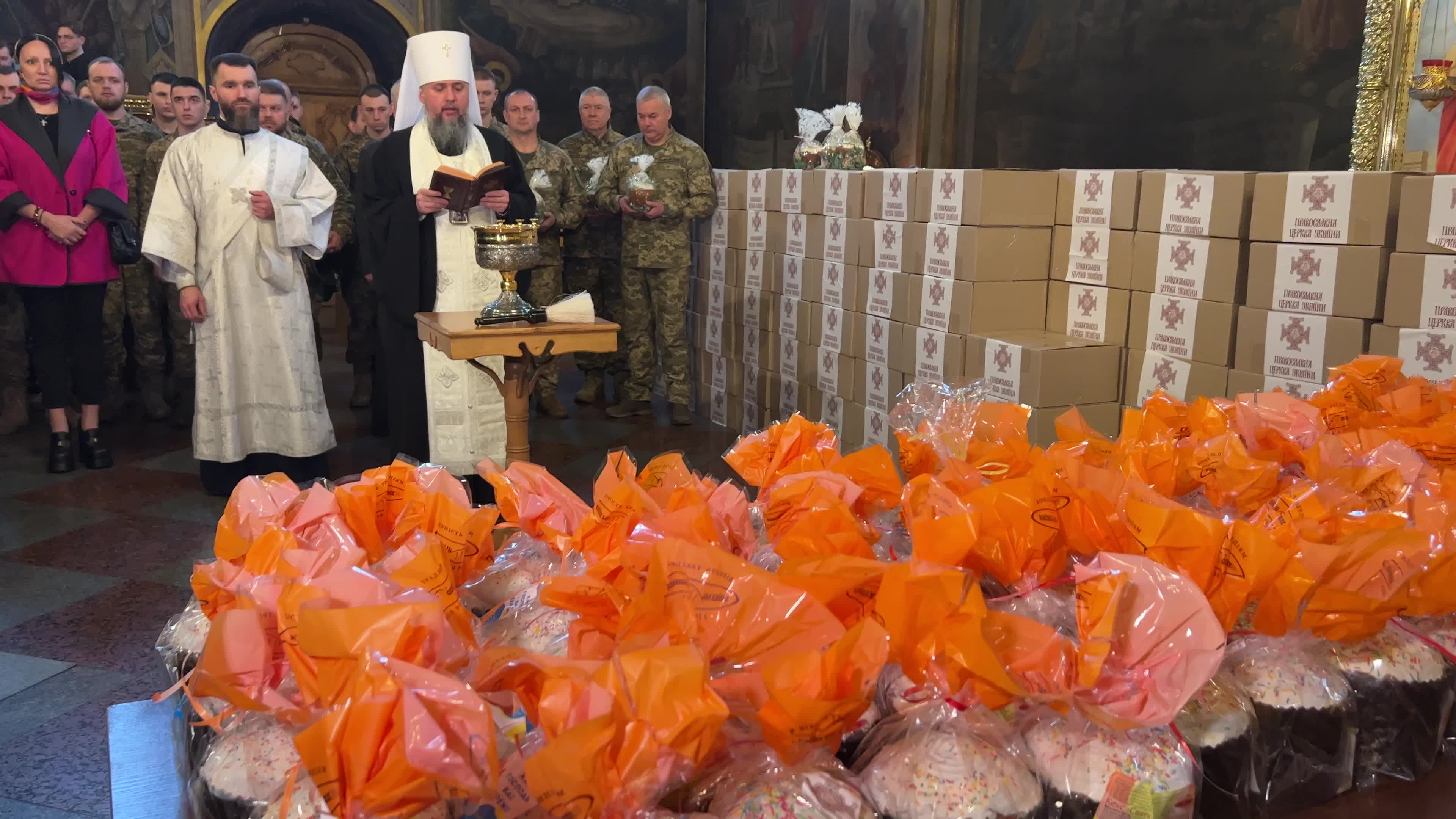 Easter breads for Ukrainian servicemen 
