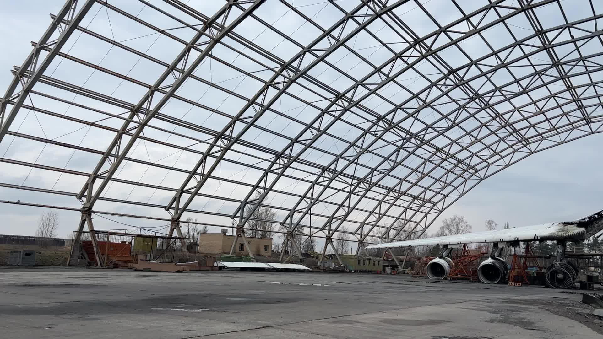 Dismantling of the destroyed largest Ukrainian transport aircraft Antonov An-225 Mriya (Mriya) 