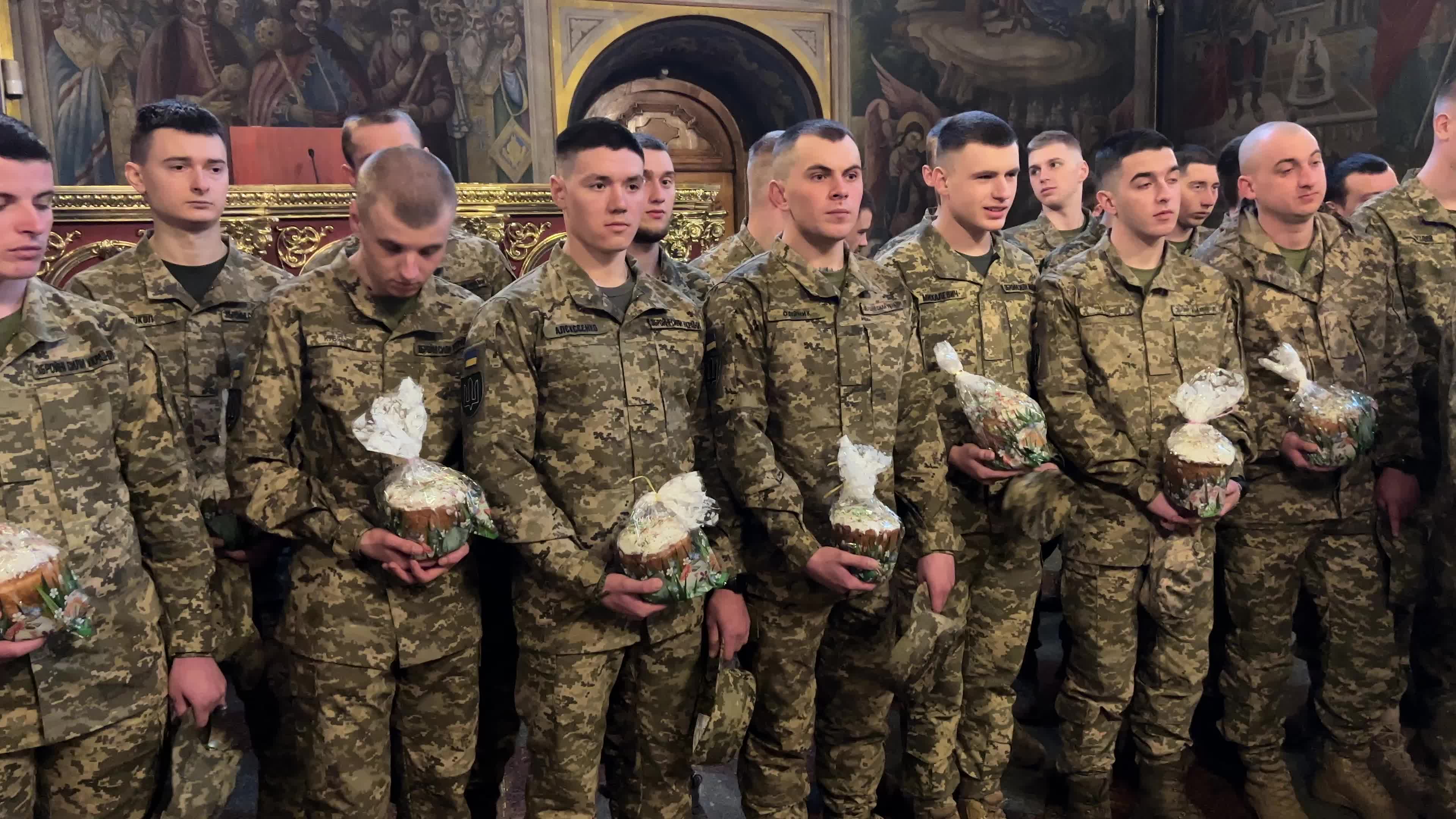 Easter breads for Ukrainian servicemen 