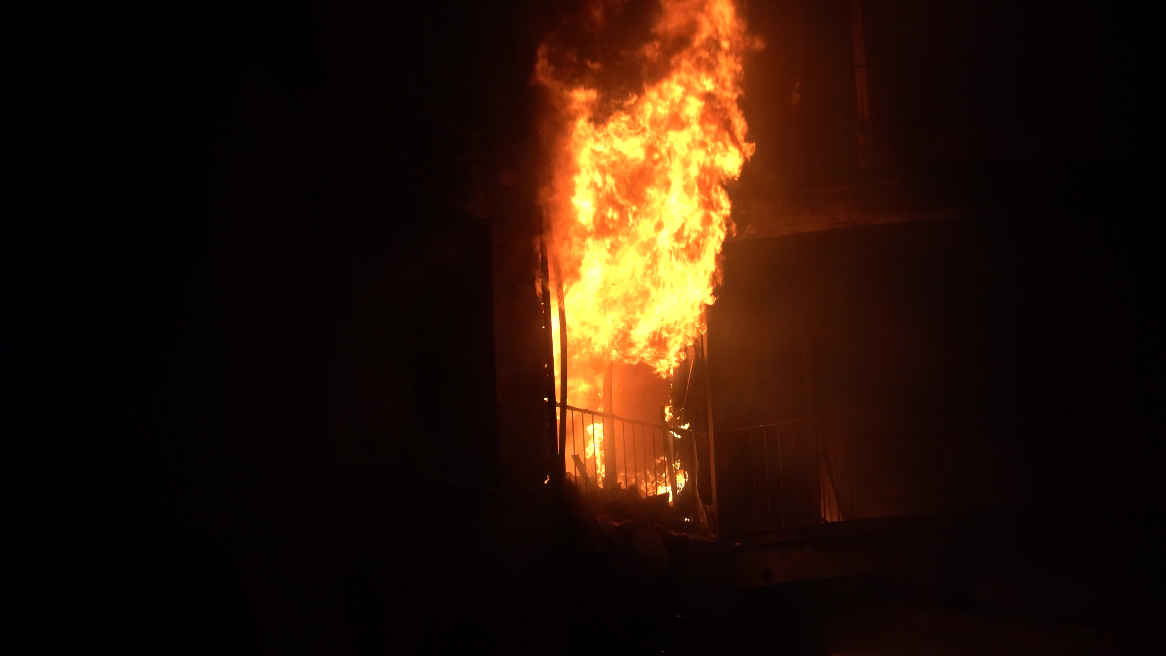 Big fire on a luxury site, Izmir, Turkey - 27 Apr 2023