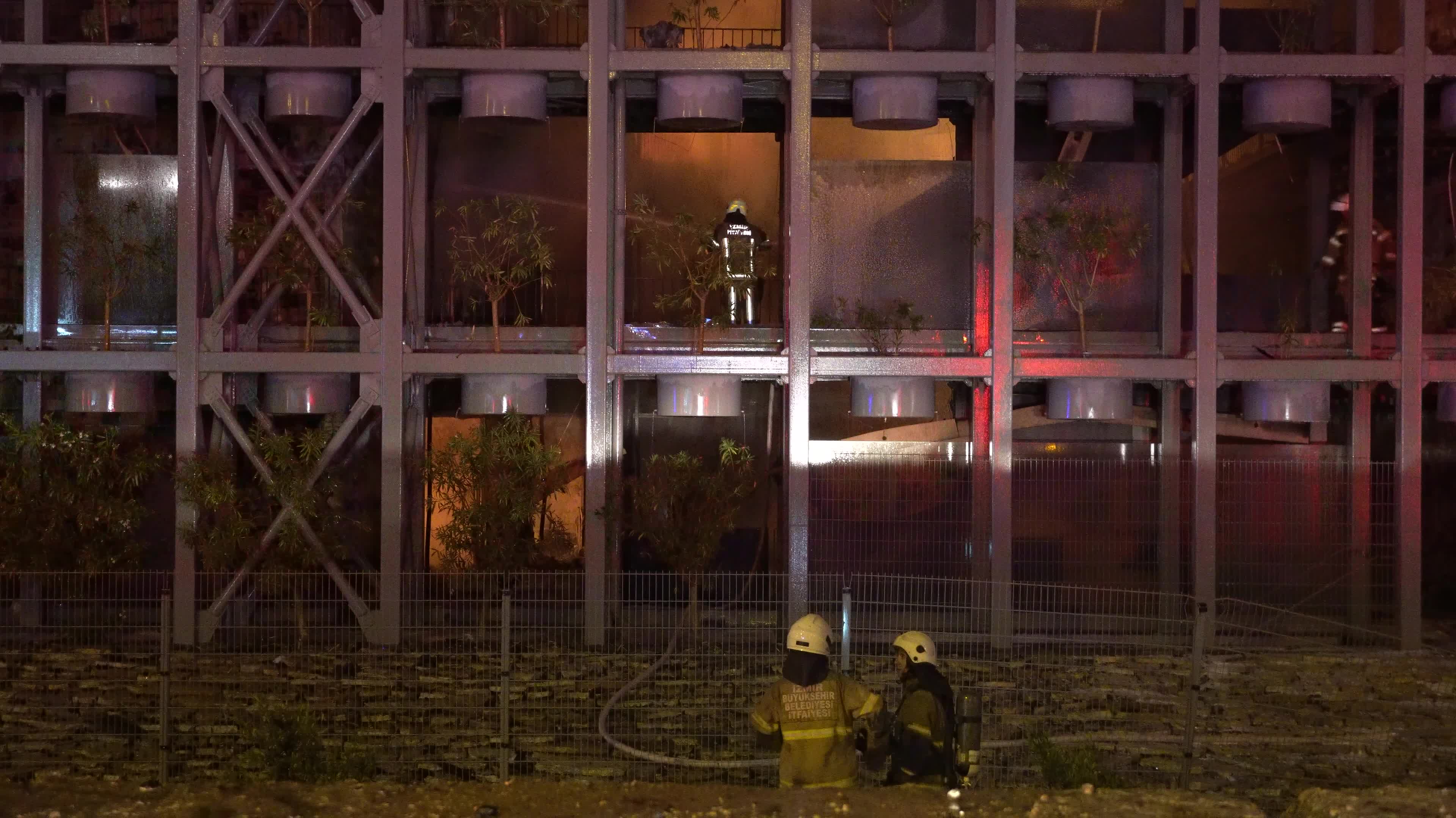 Big fire on a luxury site, Izmir, Turkey - 27 Apr 2023