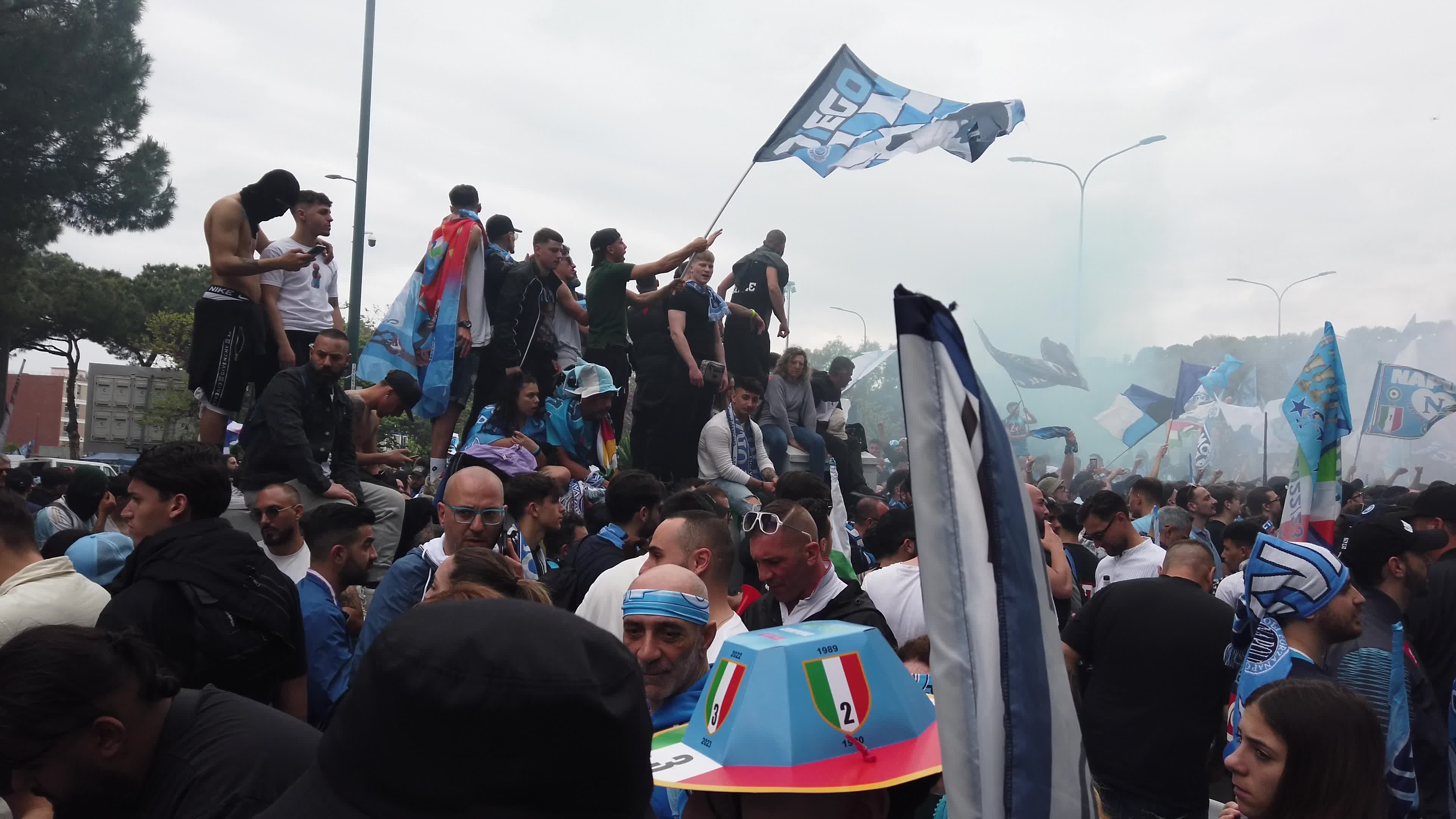Napoli fans await SSC Napoli-Salernitana - Serie A
