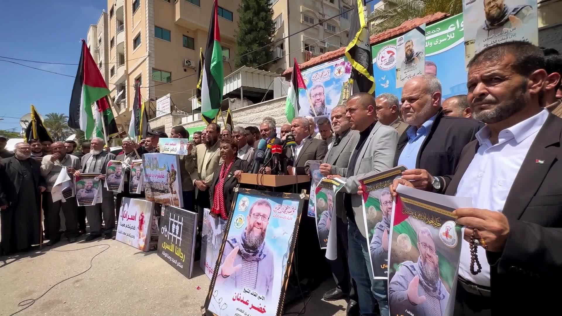 Palestinian Militant's Death in Israeli Jail Sparks Fighting