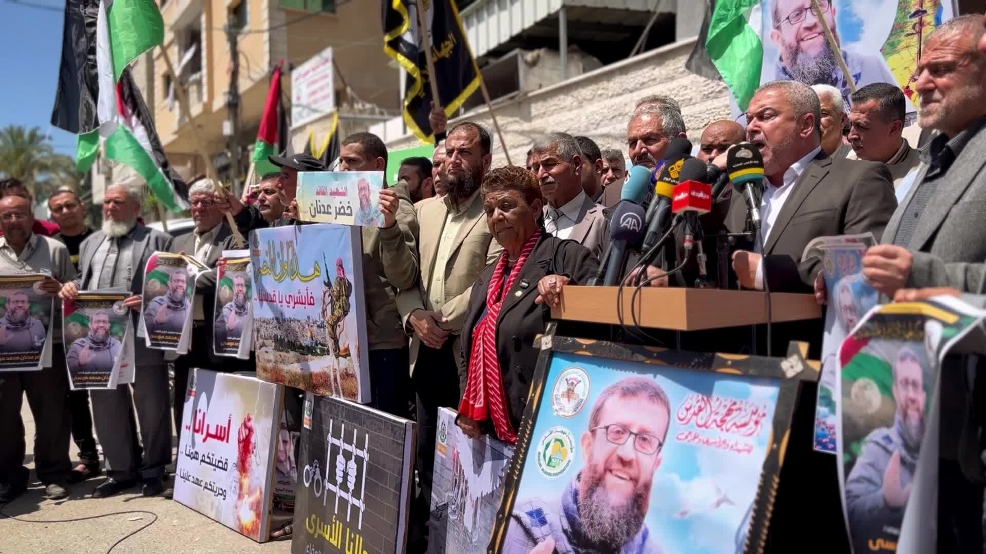 Palestinian Militant's Death in Israeli Jail Sparks Fighting