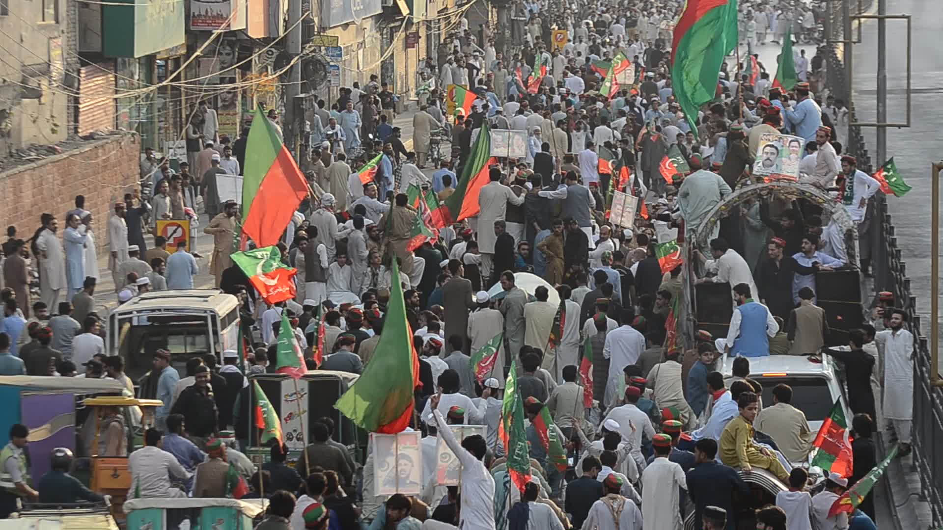 Supporters of PTI party rally to show solidarity with Chief Justice of Pakistan