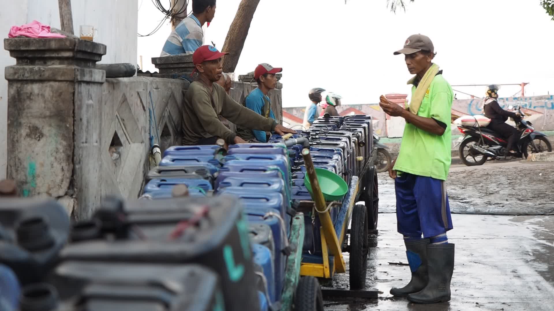 Survive with Jakarta's Water Conditions