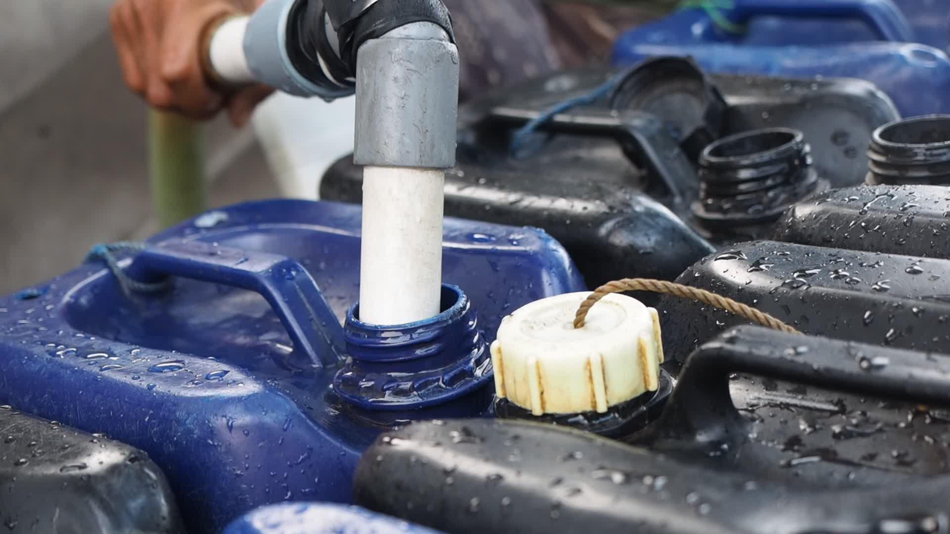 Survive with Jakarta's Water Conditions