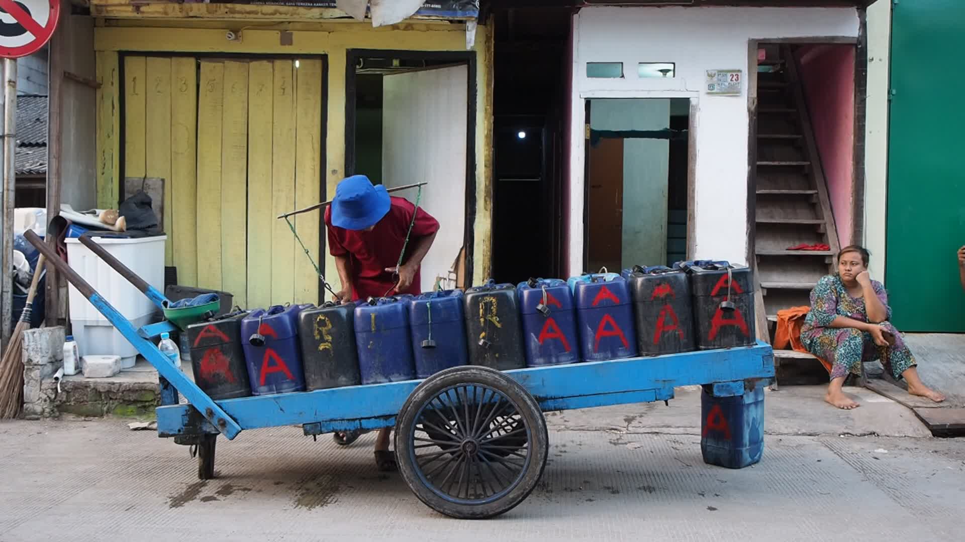 Survive with Jakarta's Water Conditions