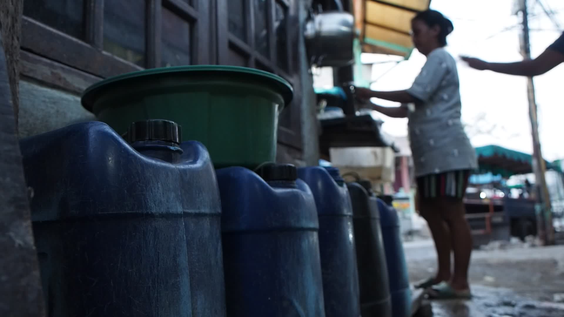 Survive with Jakarta's Water Conditions