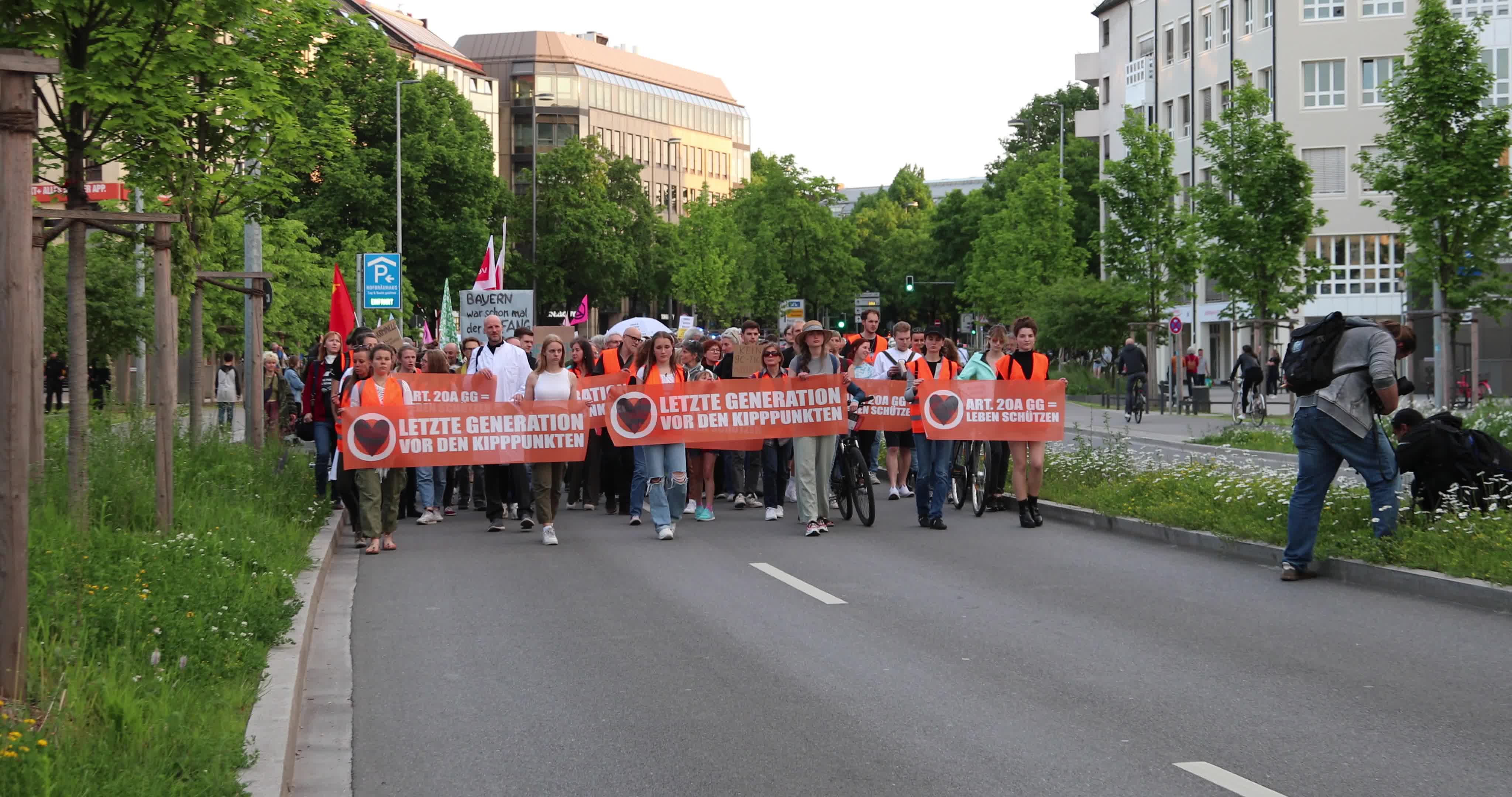 Munich: 600 protest in solidarity with Letzte Generation after the raids