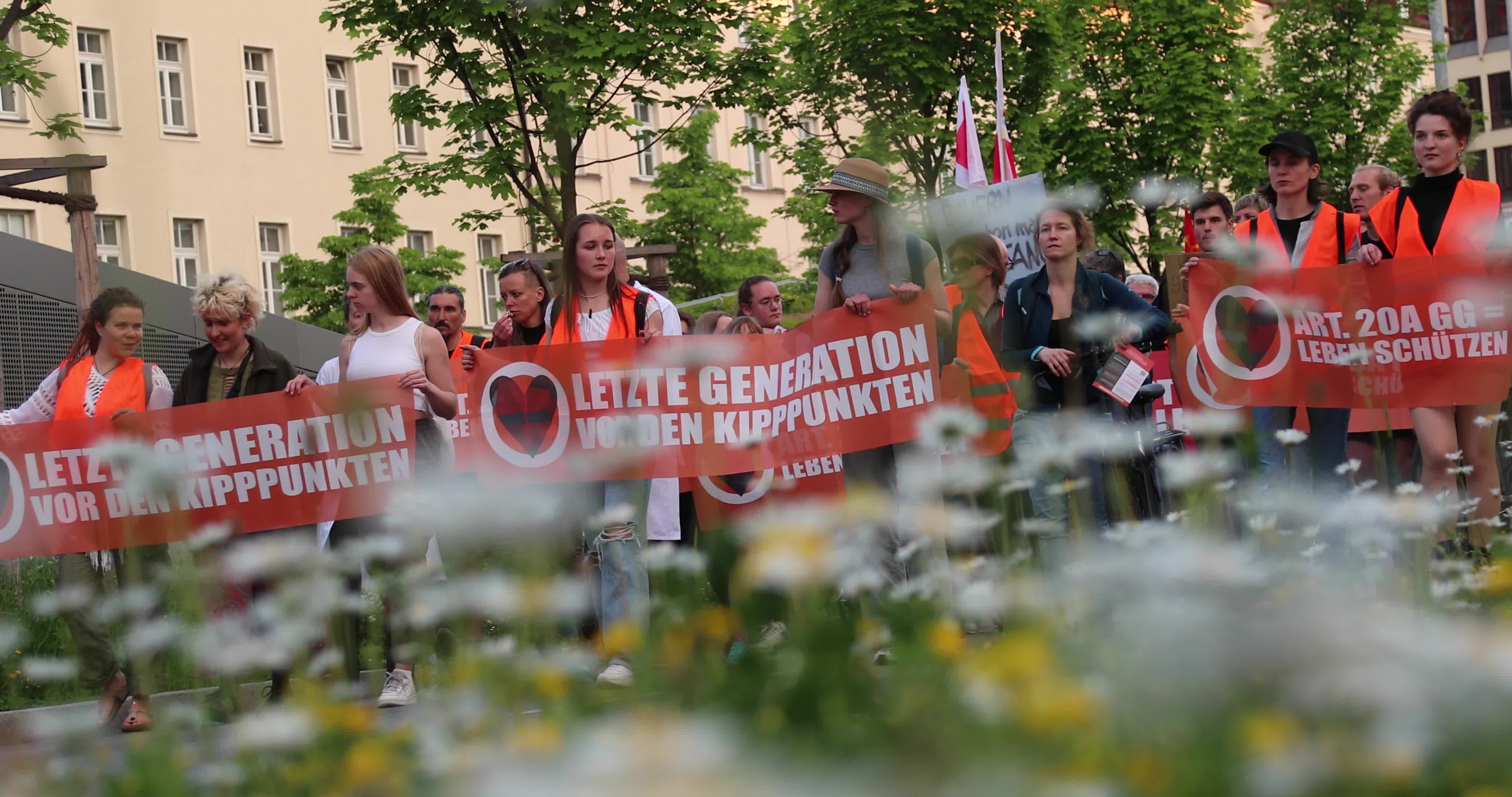 Munich: 600 protest in solidarity with Letzte Generation after the raids