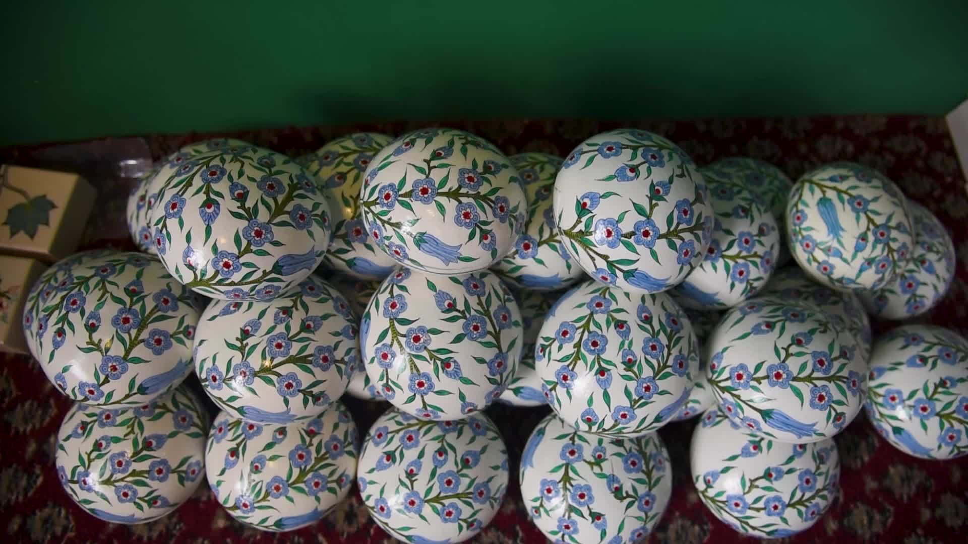 Paper Mache Art in Srinagar, India 