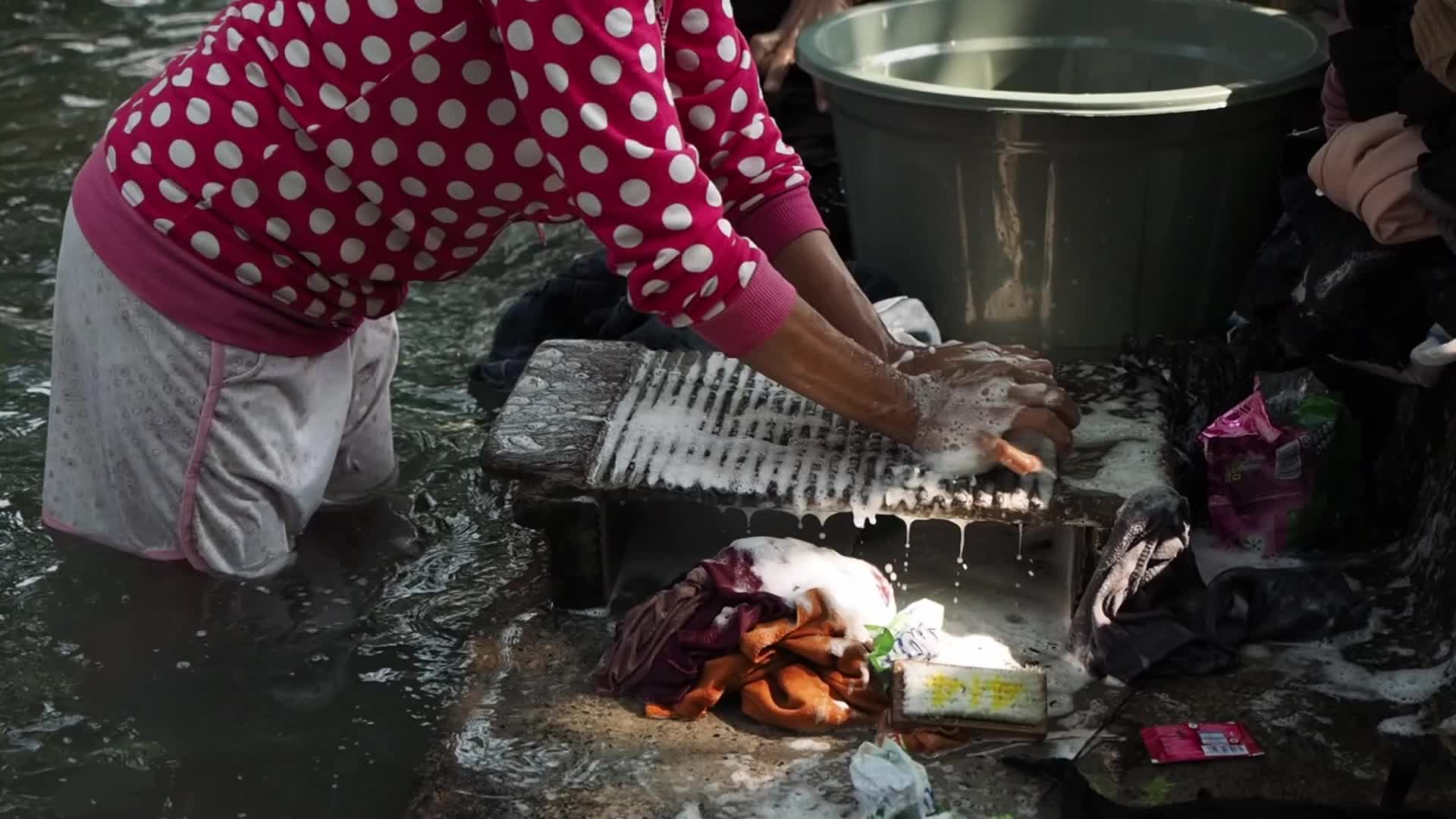 Indonesia: Residents Choose Polluted River Water to Conserve Clean Water
