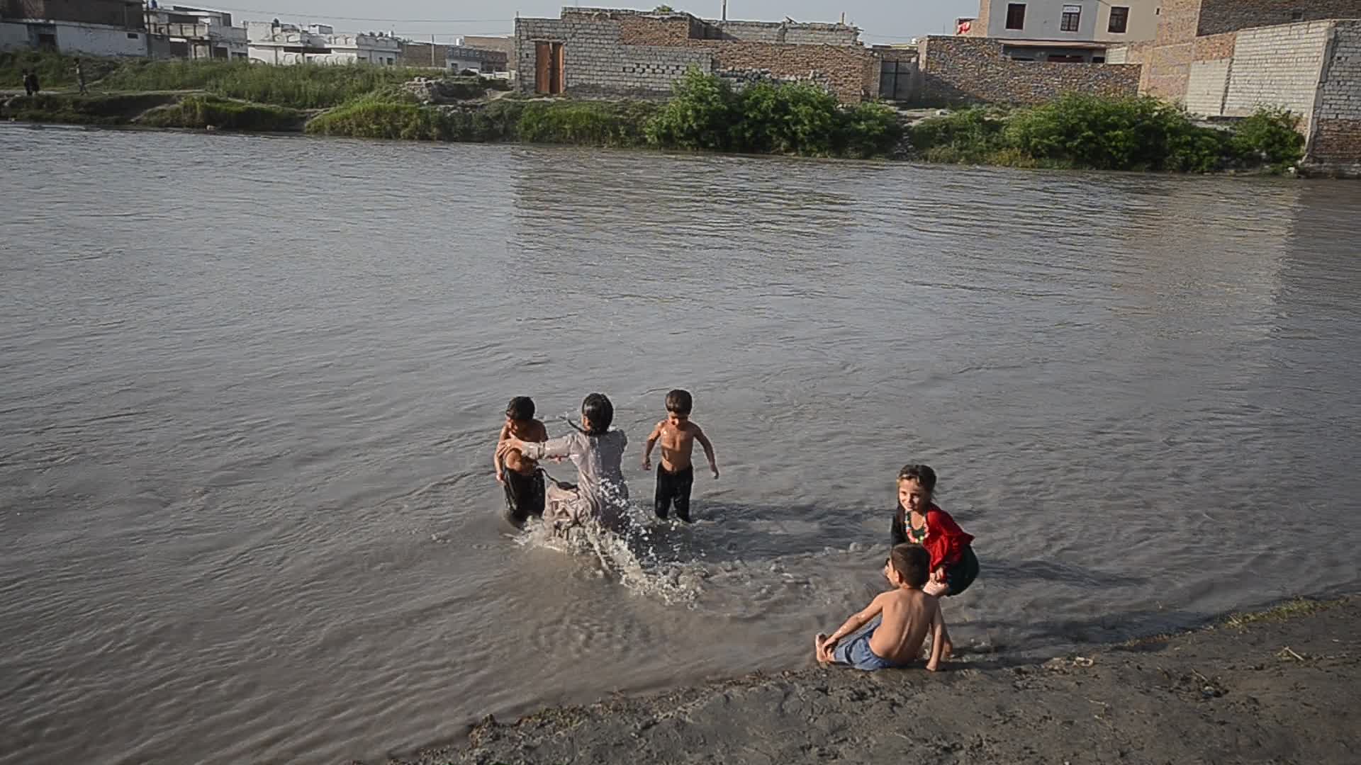 Hot weather in Peshawar
