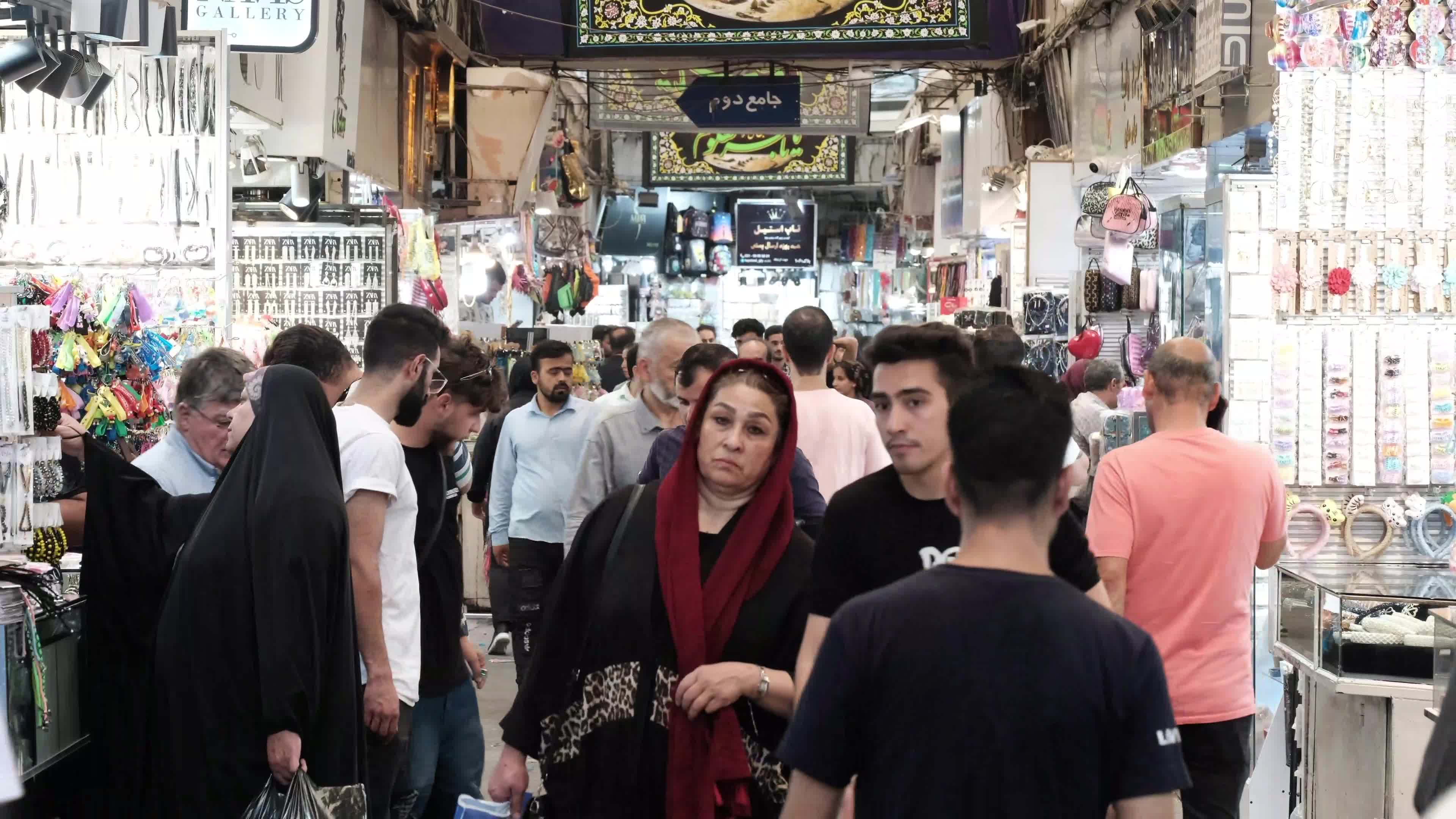 Iran-Daily life in Tehran’s Grand Bazaar