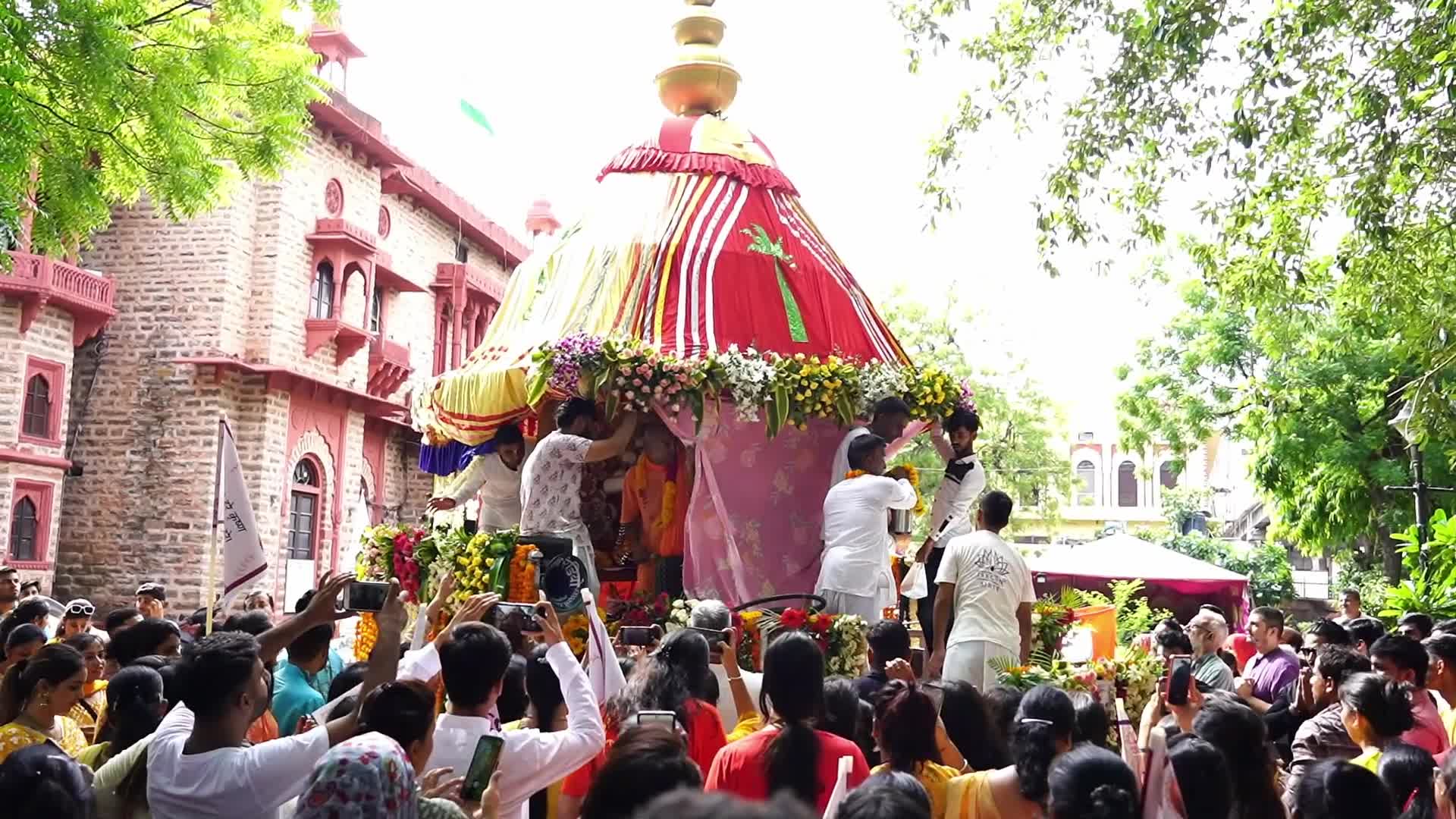Hindu Chariot Festival  In Ajmer