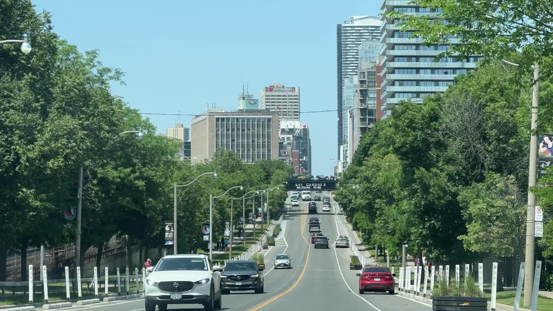 Vehicle traffic in Toronto