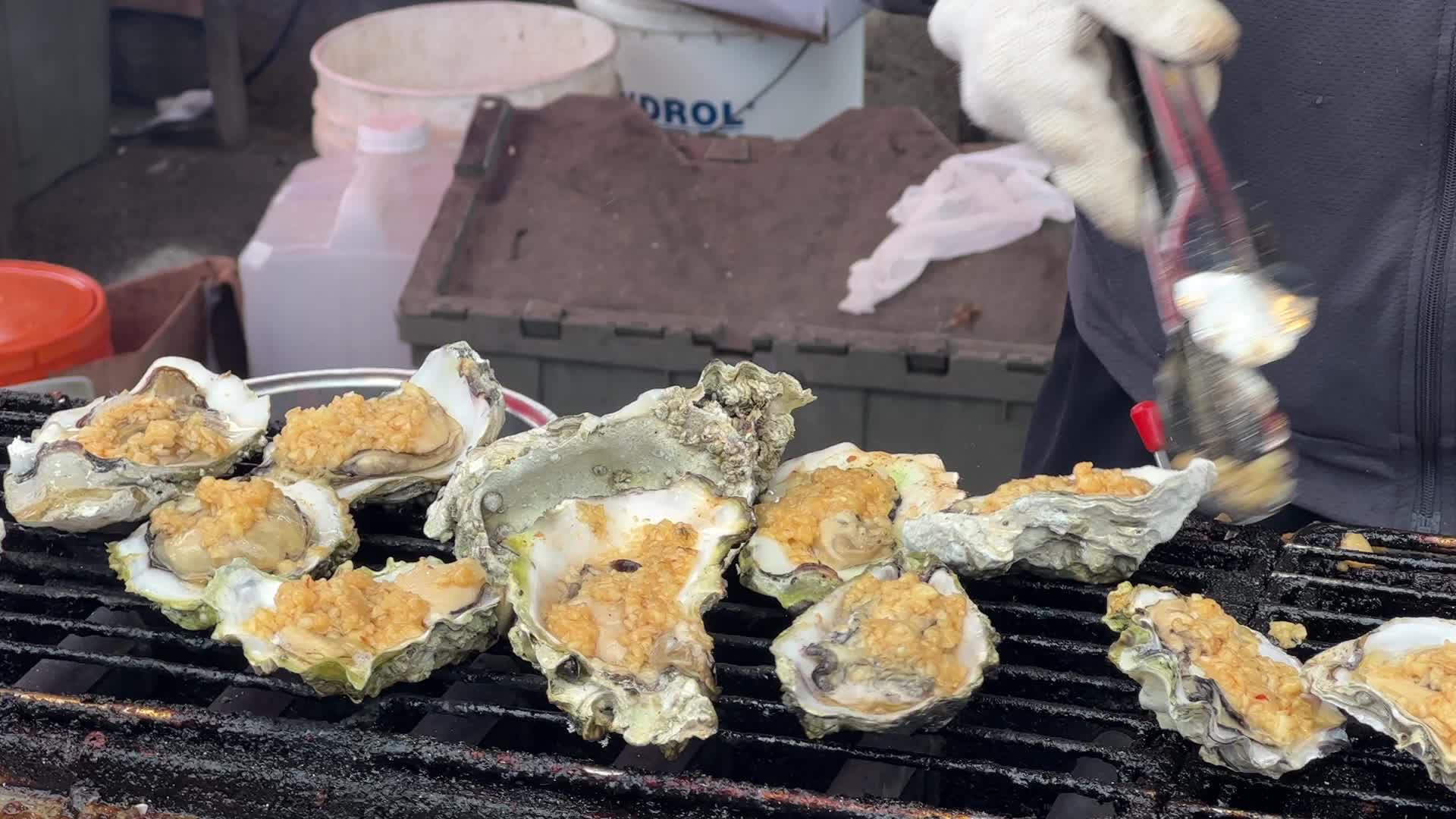 Grilled oysters