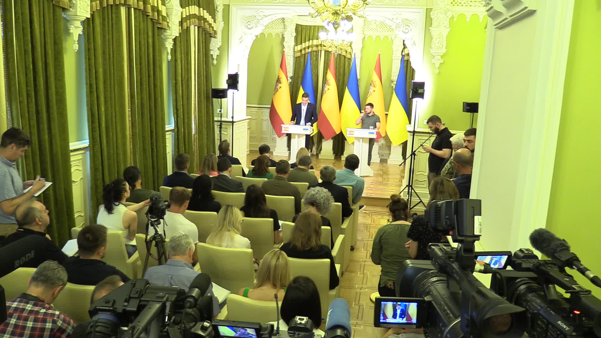 Spanish PM and Ukrainian President give a joint press-conference in Kyiv, amid Russia's invasion of Ukraine.