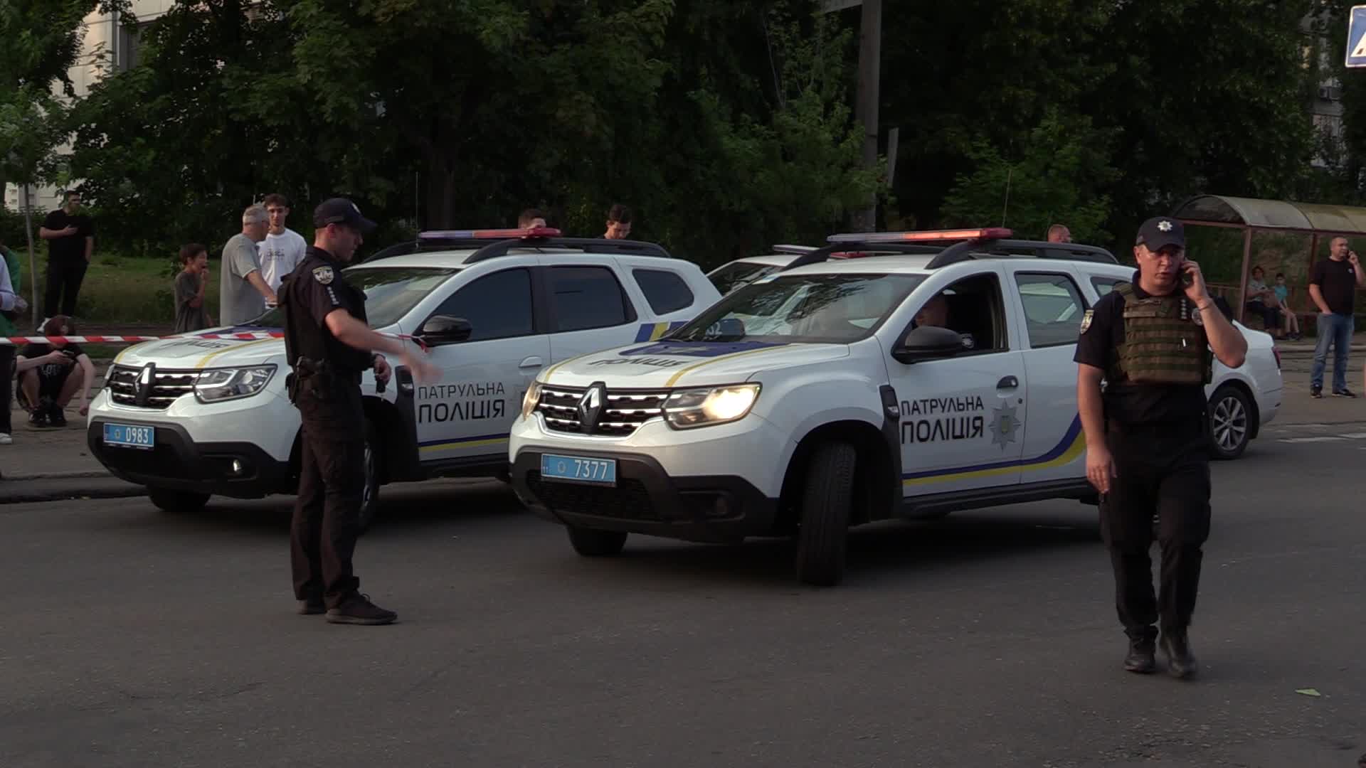 A one man died and two police officers injured after detonation an explosive device at a court in Kyiv