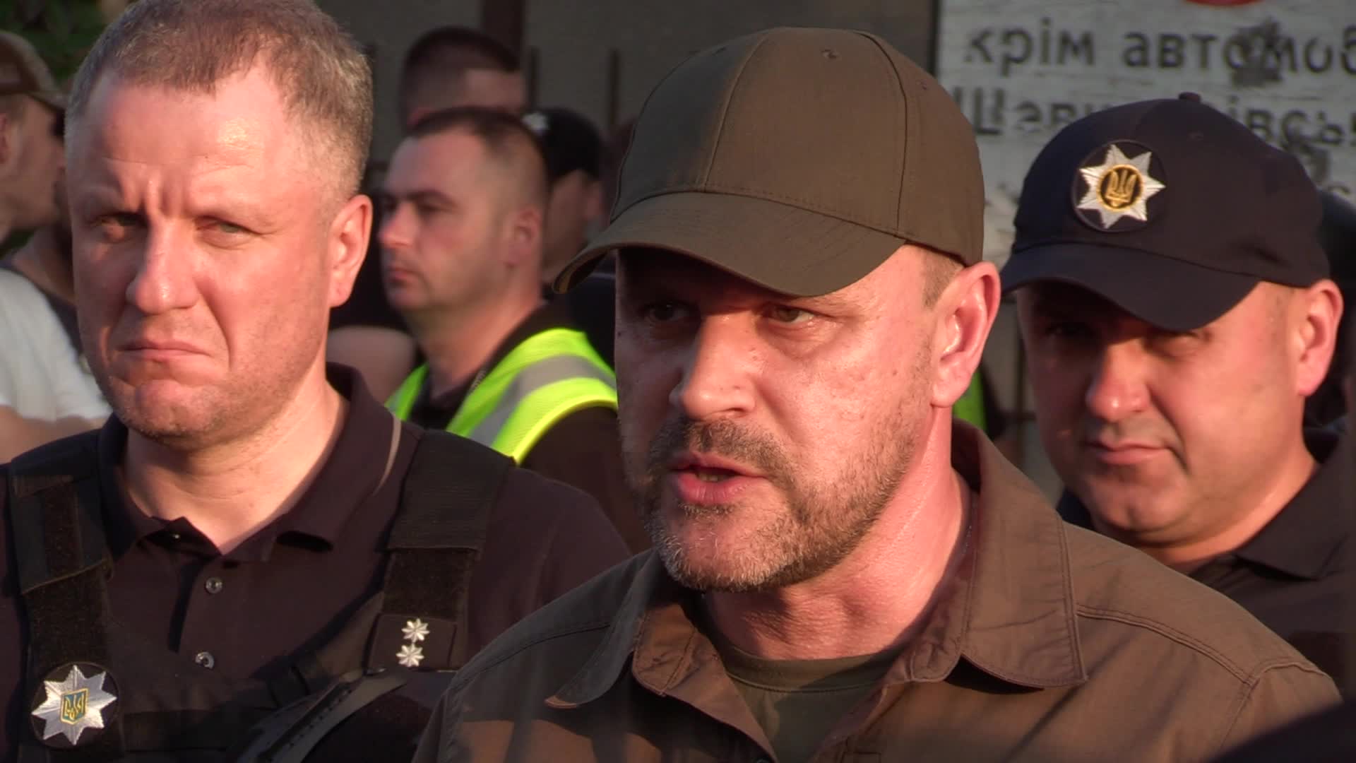 A one man died and two police officers injured after detonation an explosive device at a court in Kyiv