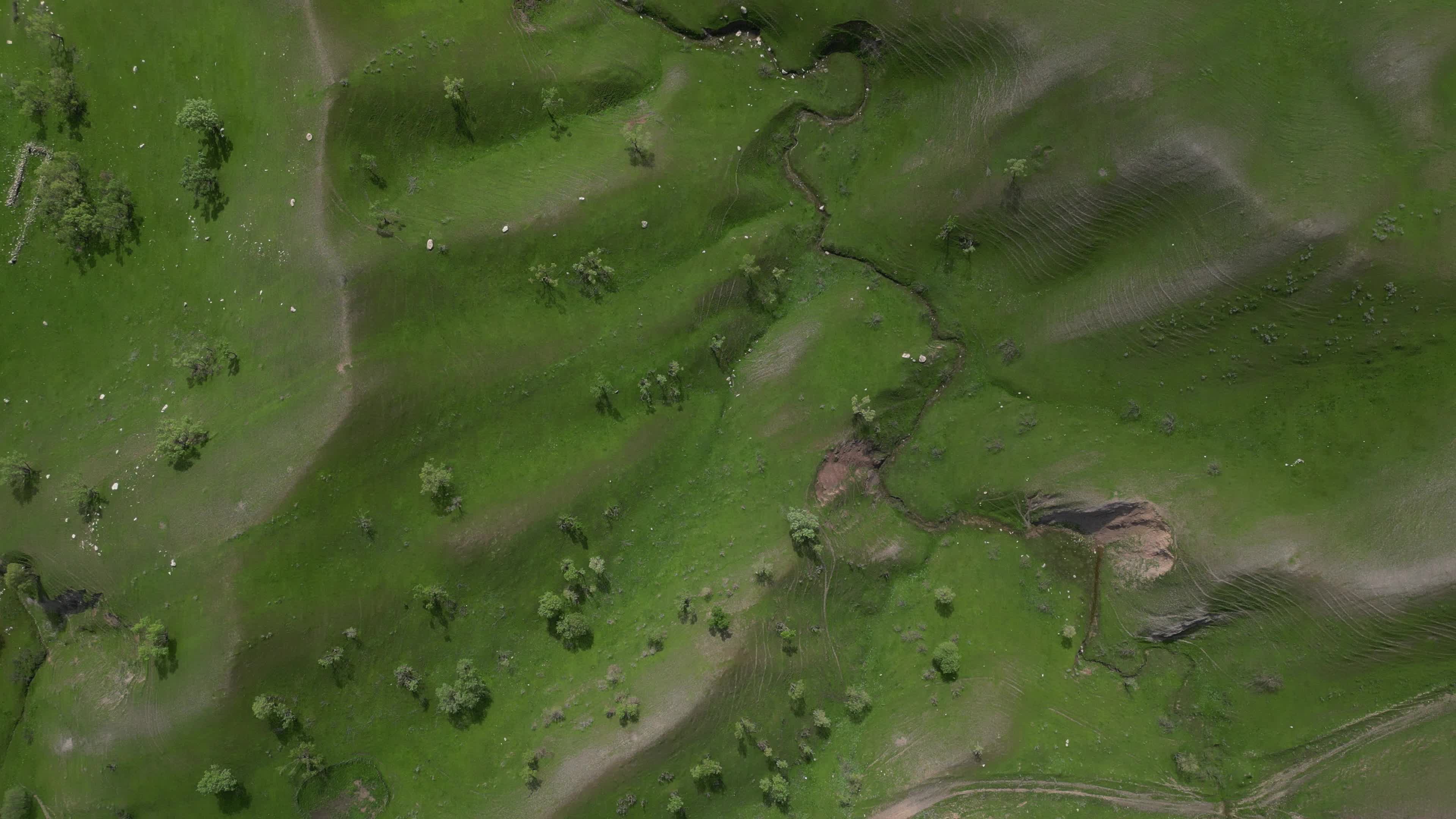 Drone videos of the landscapes of Iraqi Kurdistan.