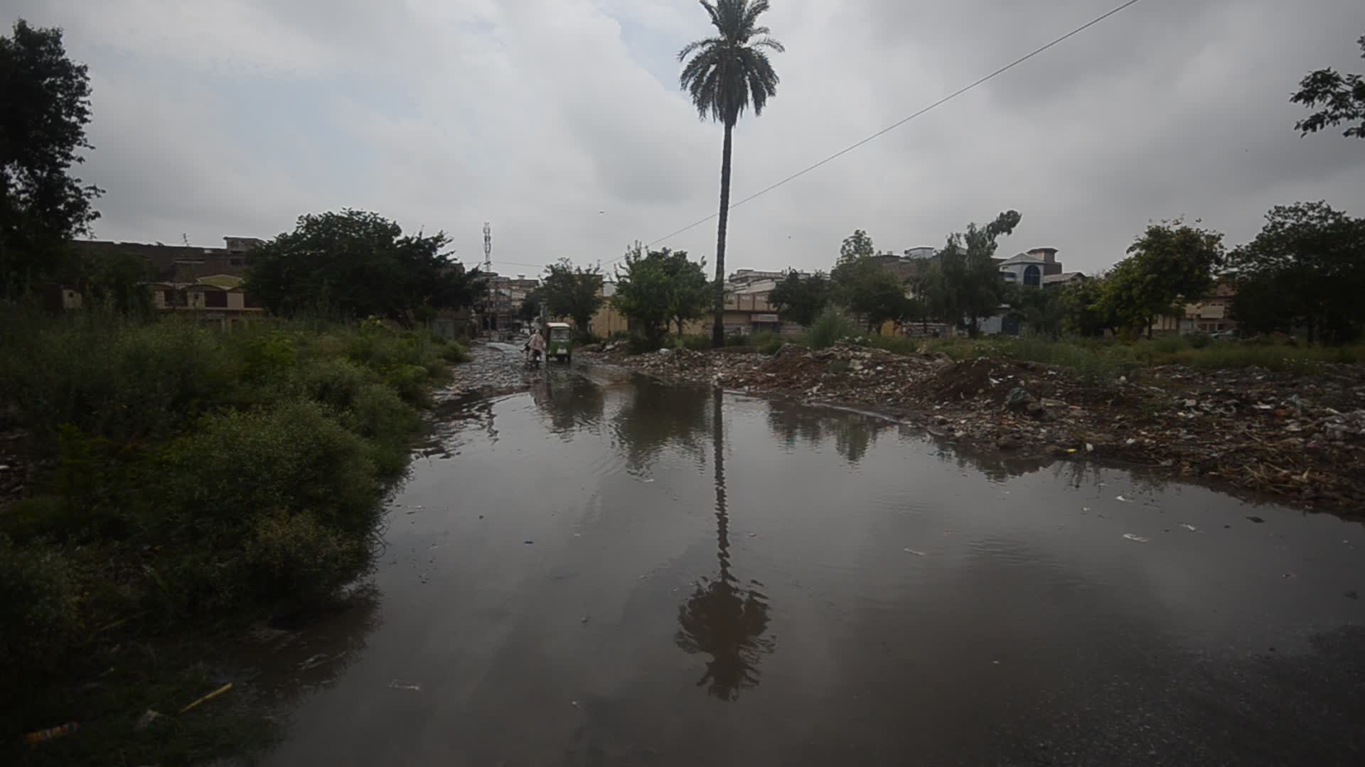 Rainstorms hit Pakistani city of Peshawar
